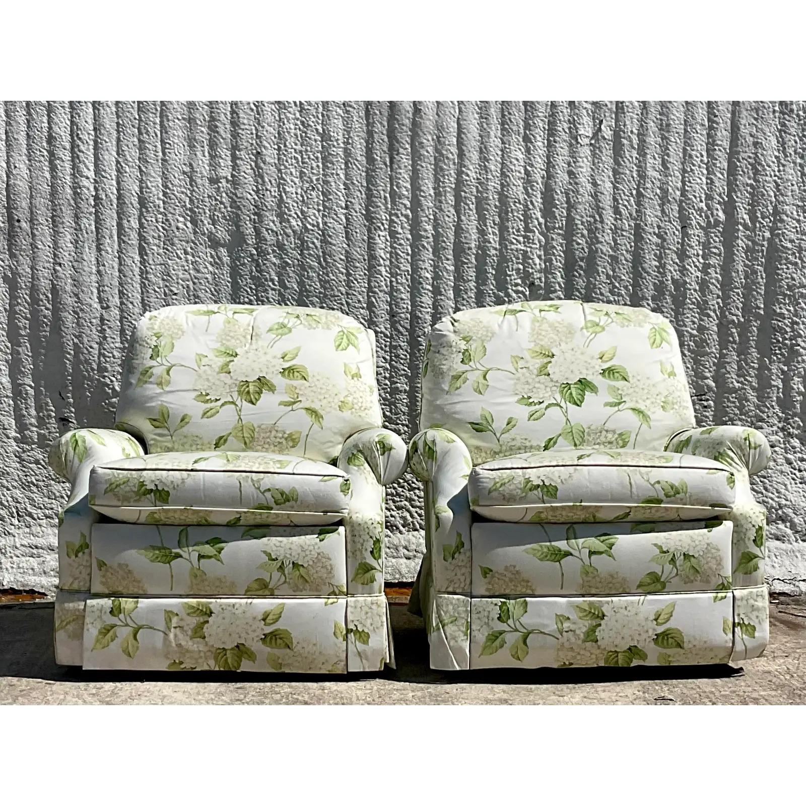 Vintage Regency Thibaut Hydrangea Print Sherrill Swivel Rocker Chairs, a Pair In Good Condition In west palm beach, FL