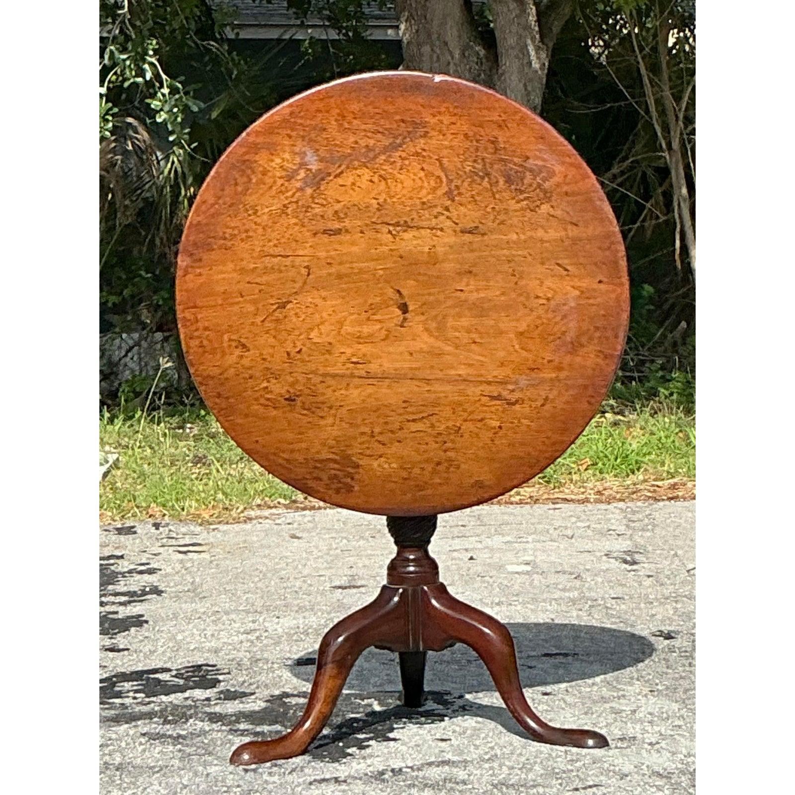 Américain Table d'appoint Regency vintage à plateau basculant en vente