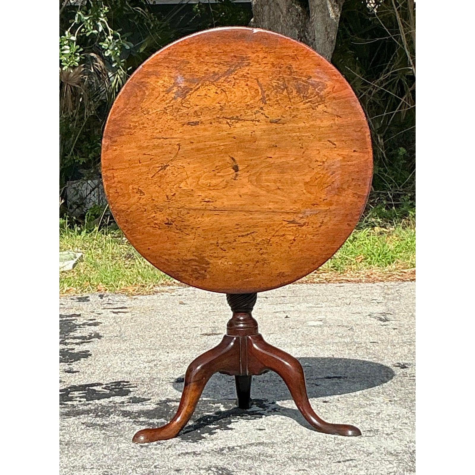 20ième siècle Table d'appoint Regency vintage à plateau basculant en vente
