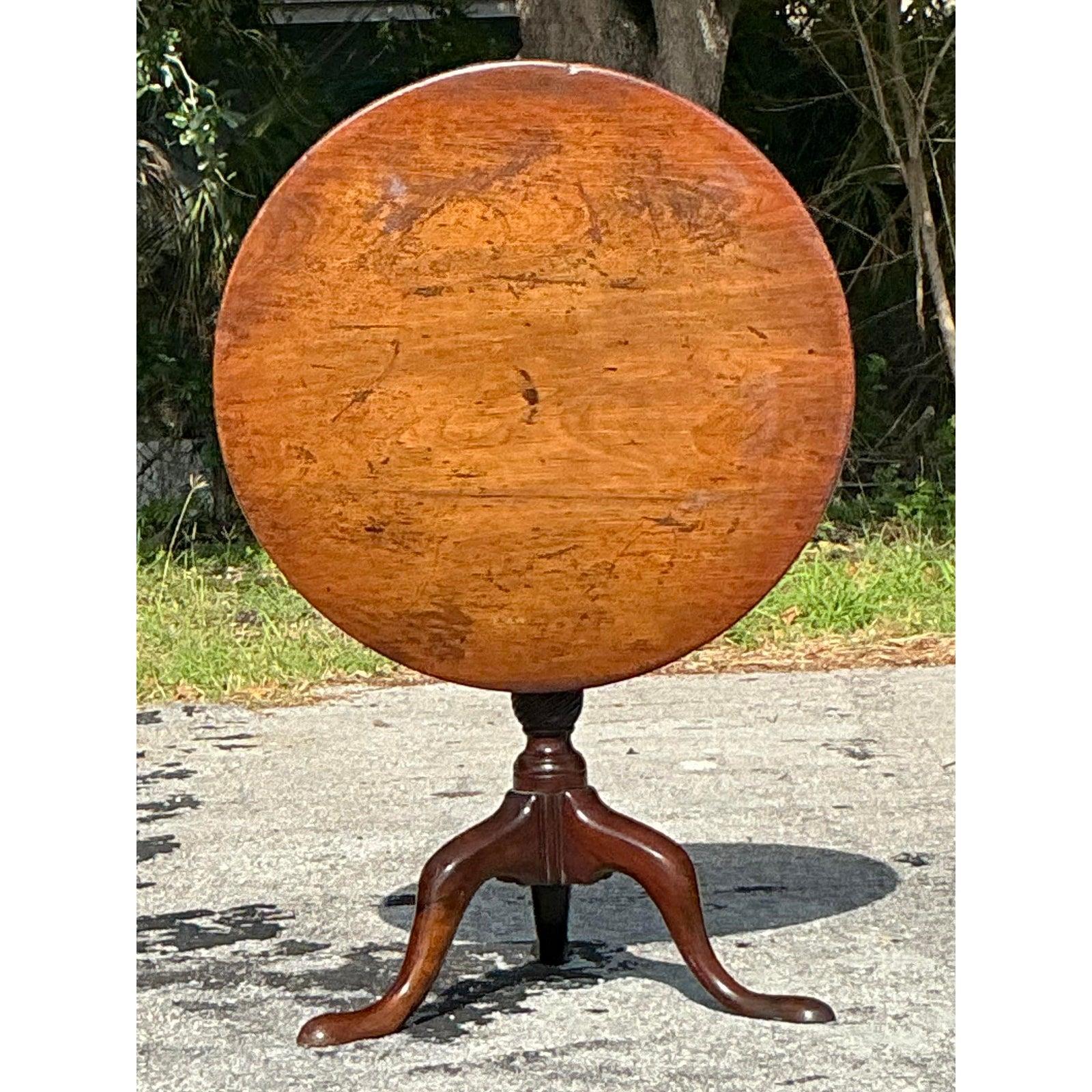 Acajou Table d'appoint Regency vintage à plateau basculant en vente
