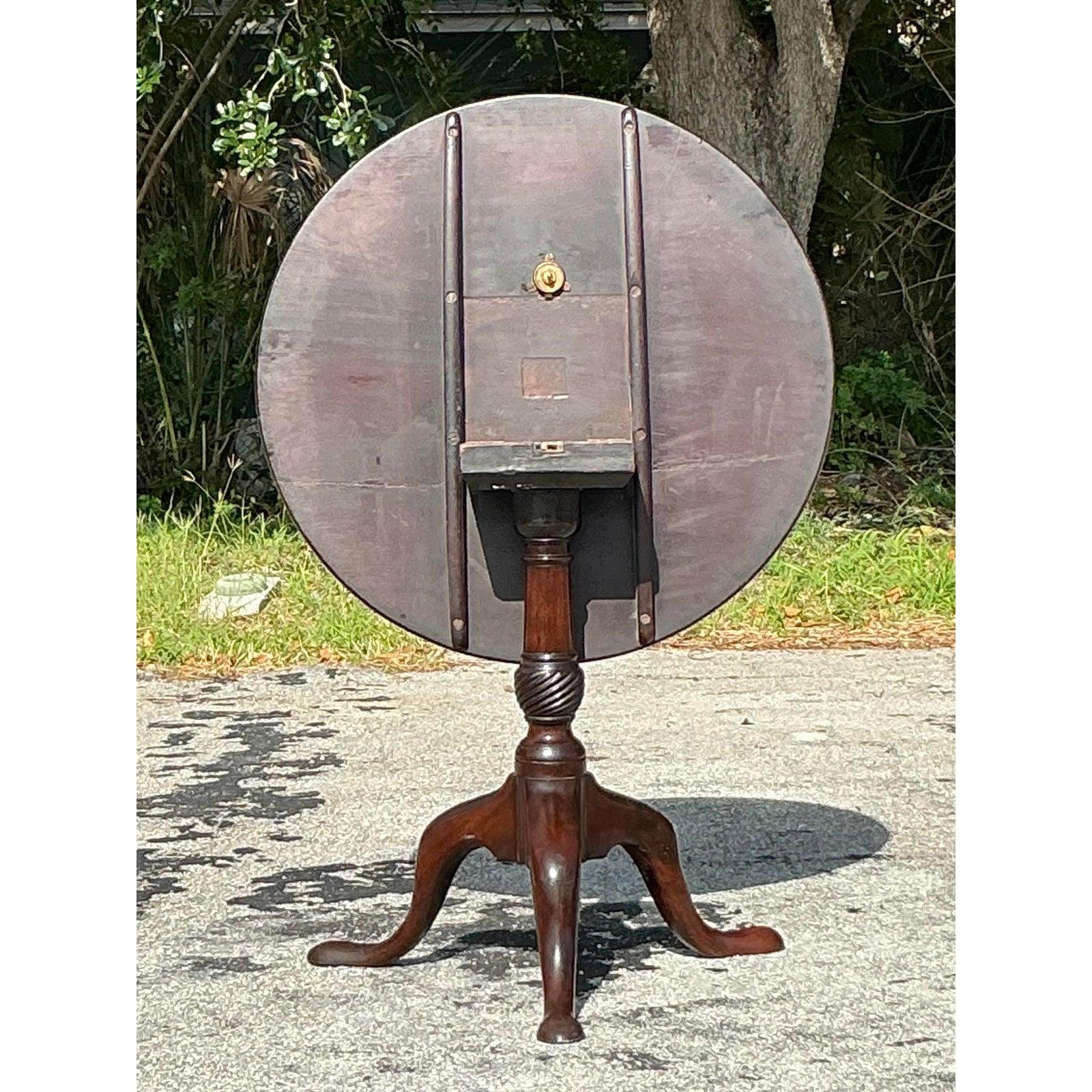 Table d'appoint Regency vintage à plateau basculant en vente 1