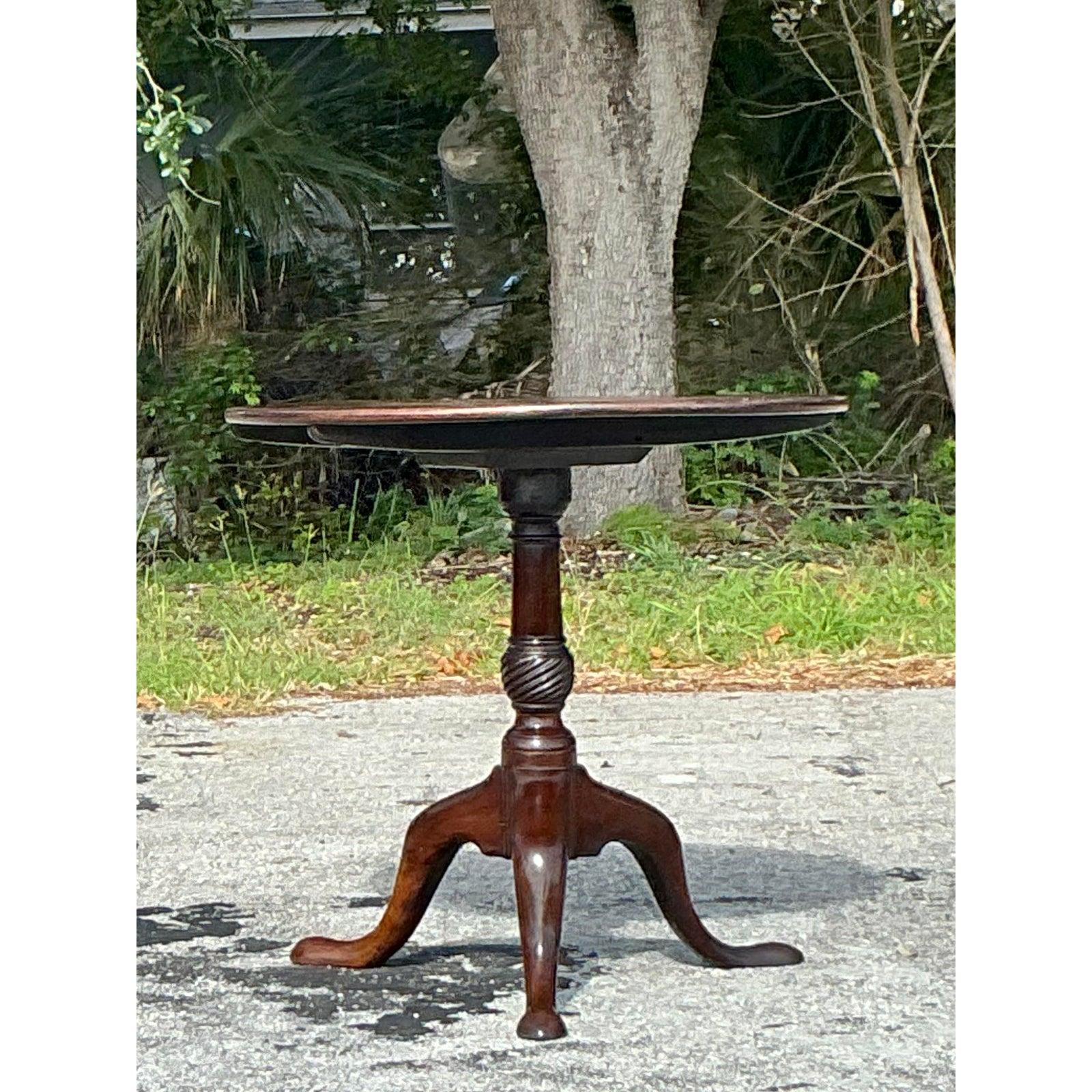 Table d'appoint Regency vintage à plateau basculant en vente 2