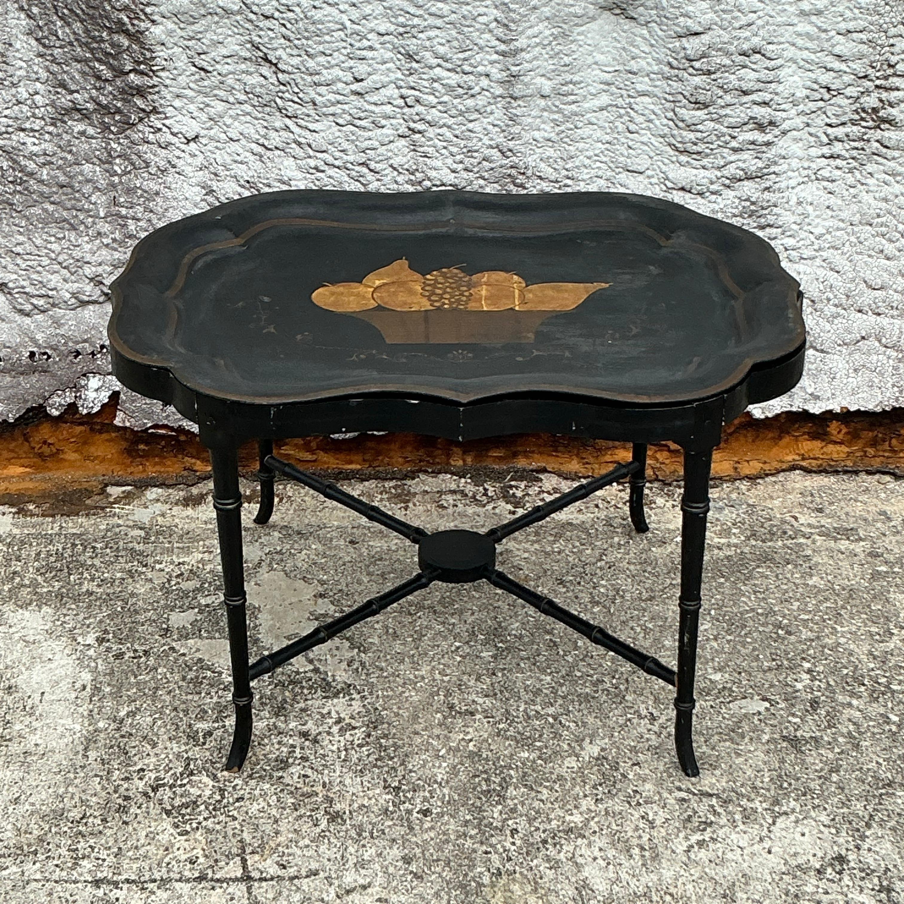 Américain Table à fruits Regency vintage en tôle en vente