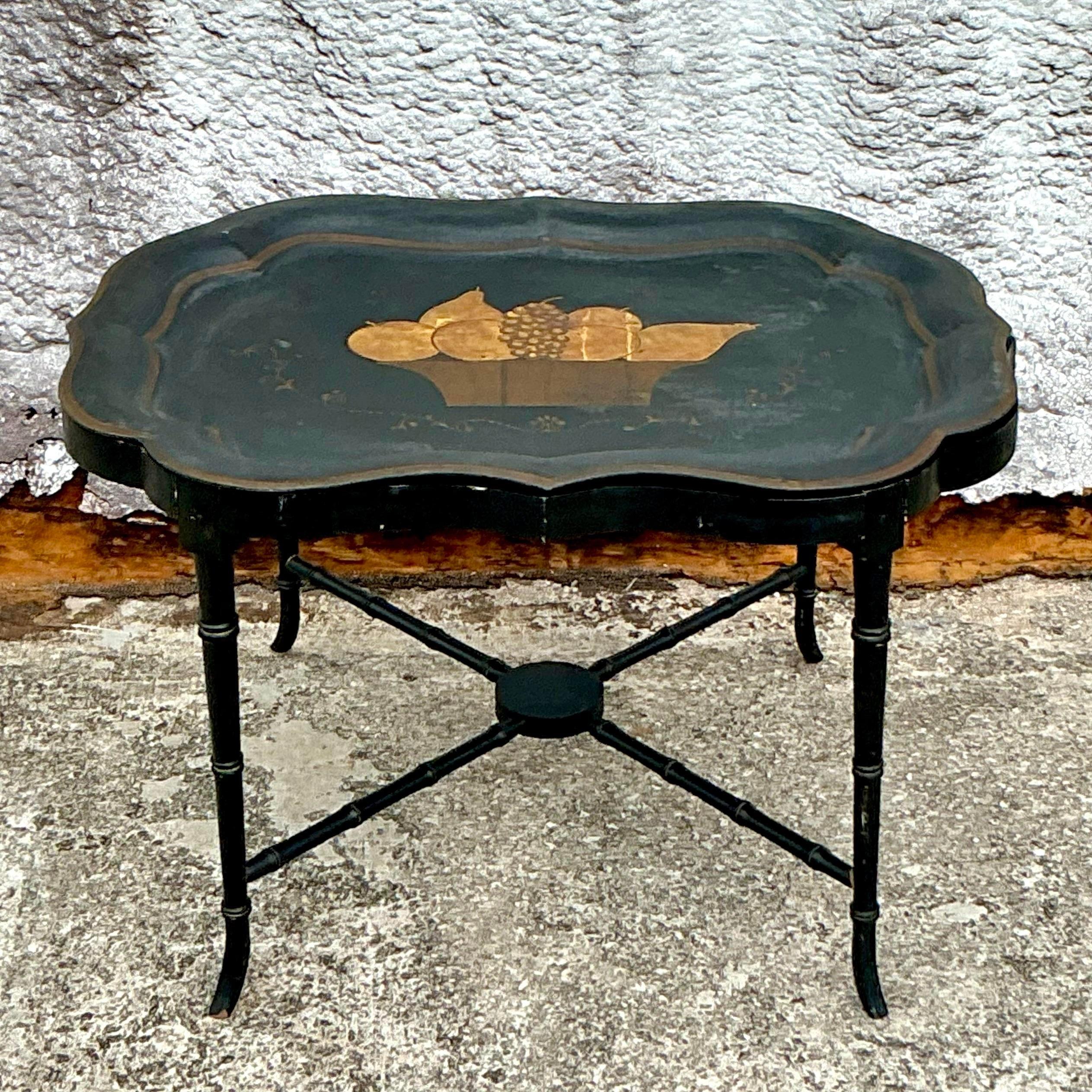 Table à fruits Regency vintage en tôle Bon état - En vente à west palm beach, FL