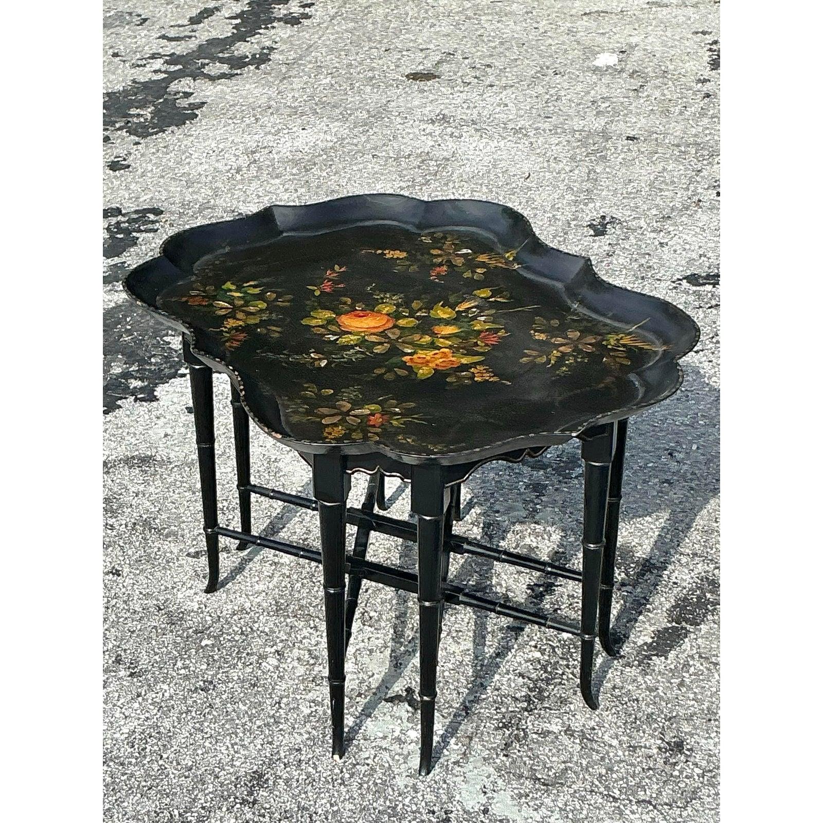 Vintage Regency Tole Painted Tray Table In Good Condition For Sale In west palm beach, FL
