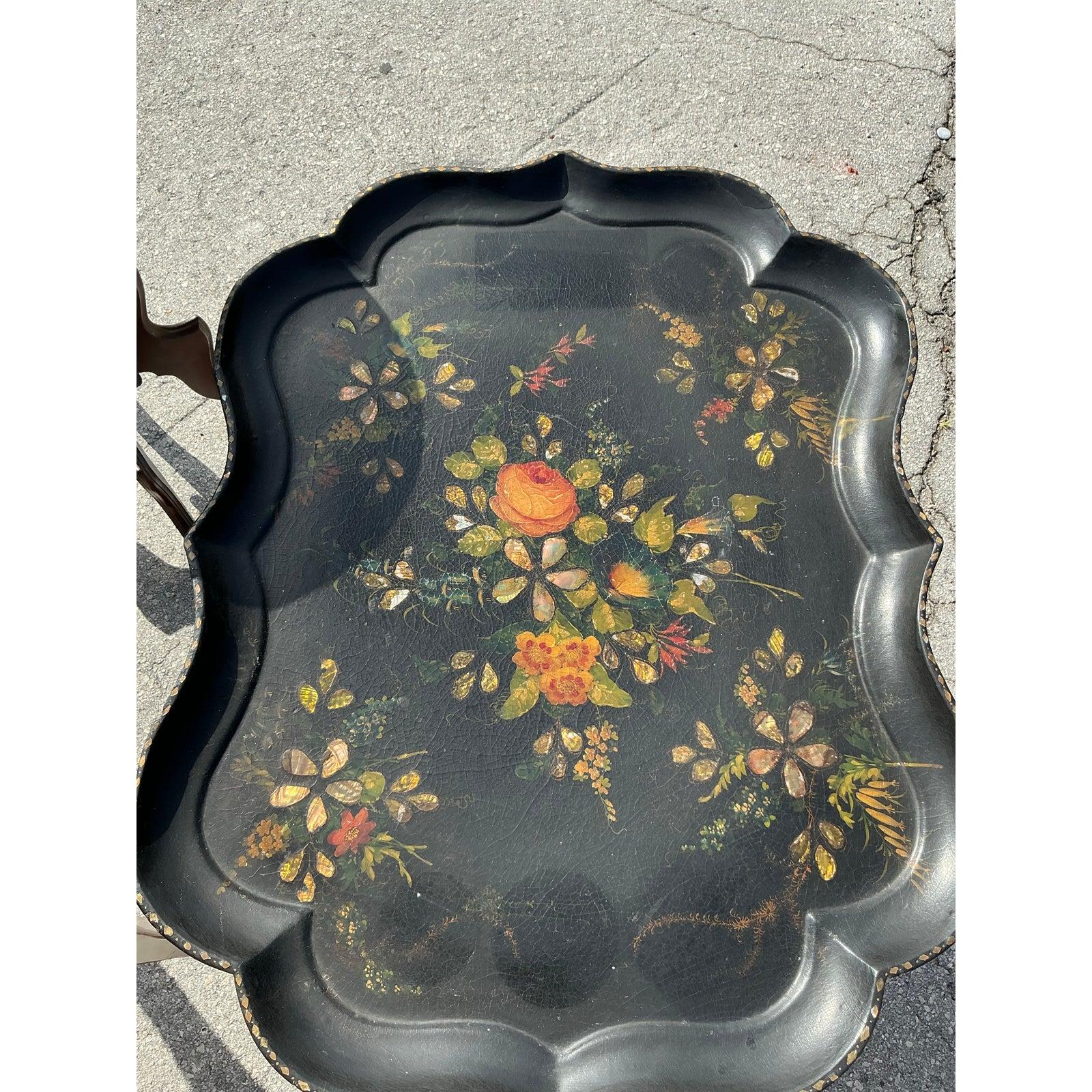 Vintage Regency Tole Painted Tray Table For Sale 3