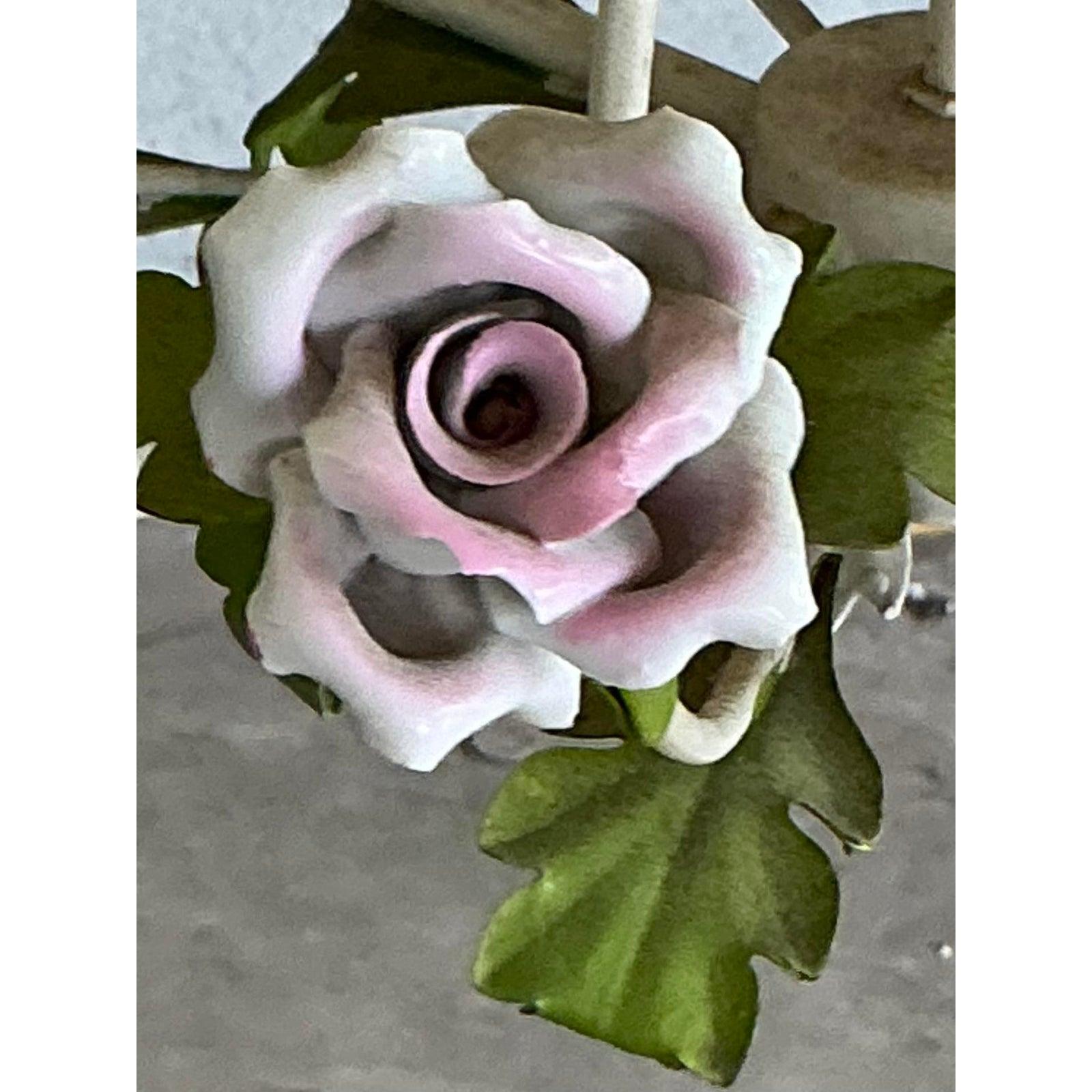 Lampadario vintage Regency Tole Roses in vendita 2