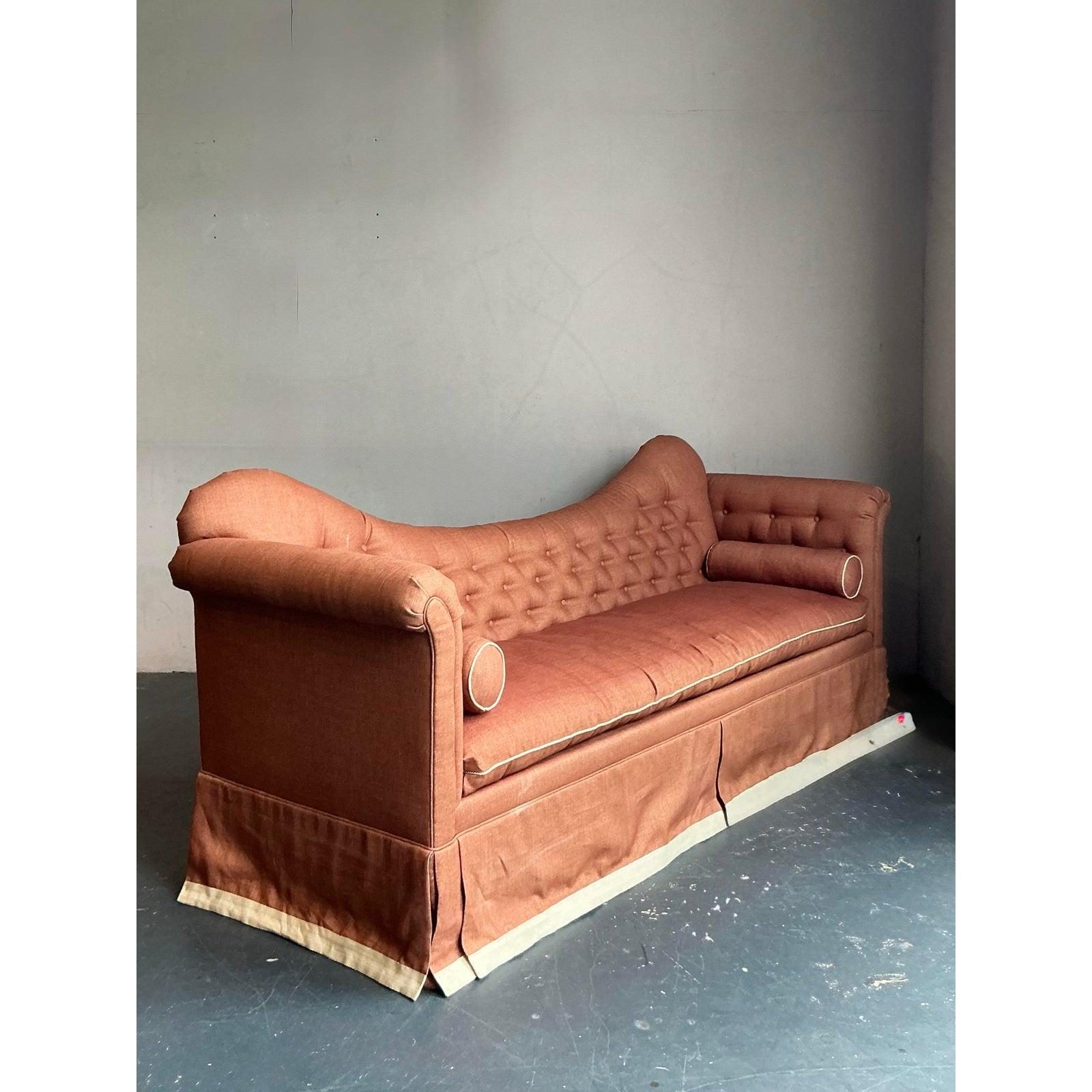 Vintage Regency Tomlinson Roll Back Tufted Sofa im Zustand „Gut“ im Angebot in West Palm Beach, FL