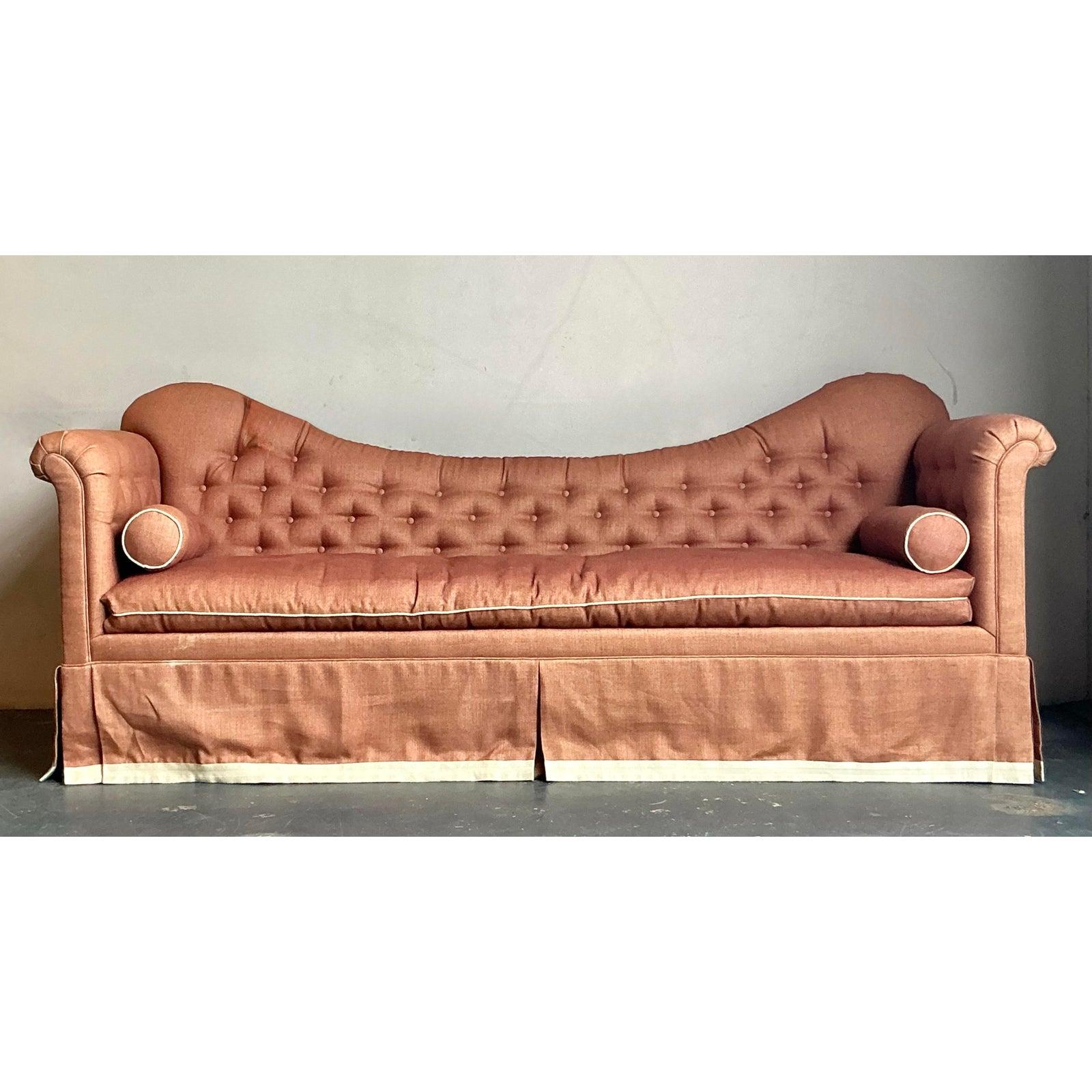 Vintage Regency Tomlinson Roll Back Tufted Sofa (21. Jahrhundert und zeitgenössisch) im Angebot