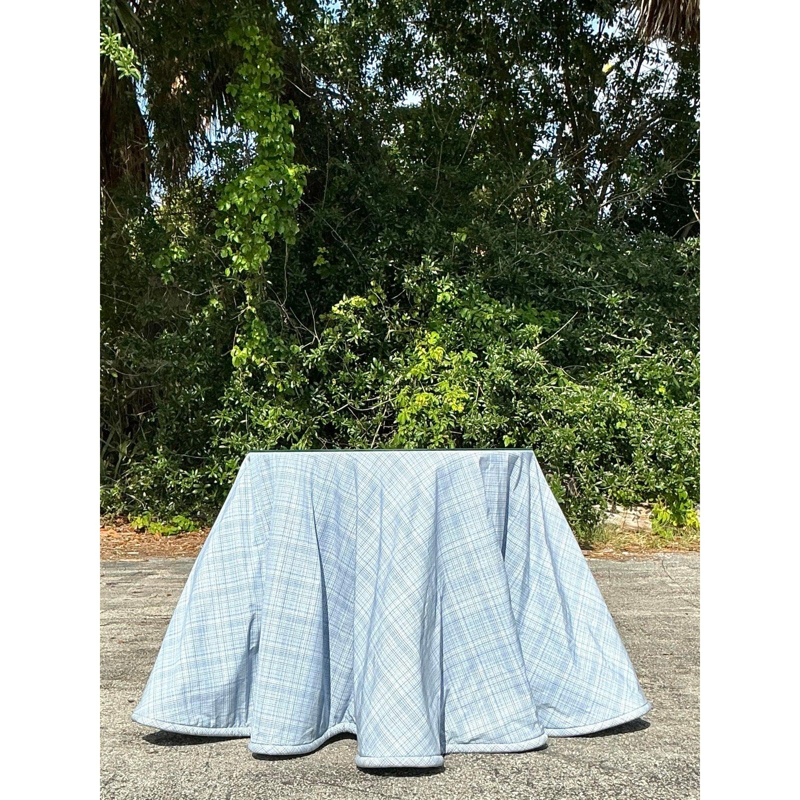 Vintage Regency Tonal Plaid Skirted Tisch im Zustand „Gut“ im Angebot in West Palm Beach, FL