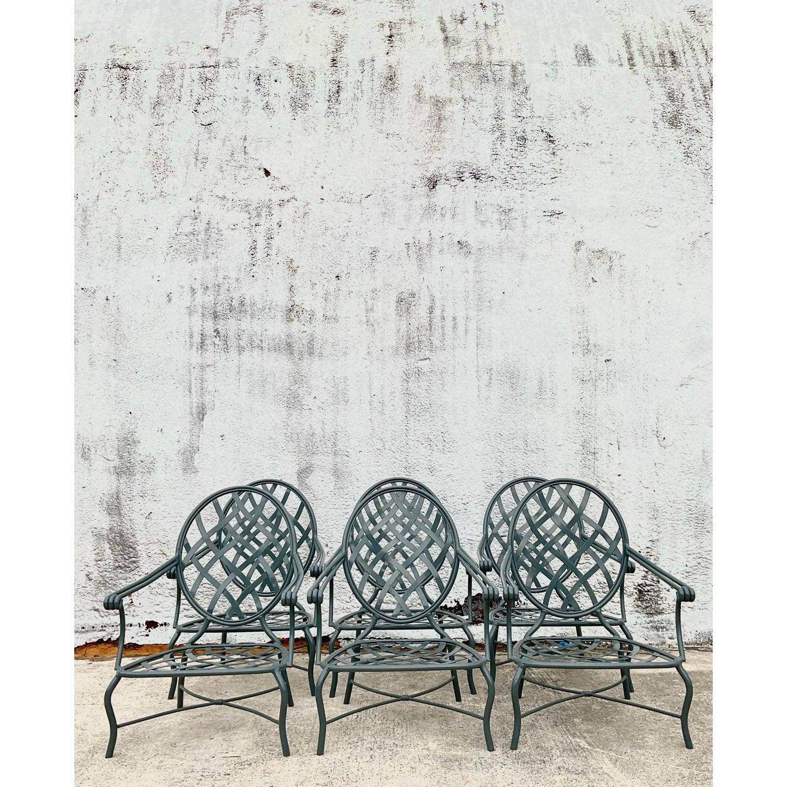 Chaises longues en treillis Vintage Regency d'après Brown Jordan Venetian - Lot de 6 Bon état - En vente à west palm beach, FL