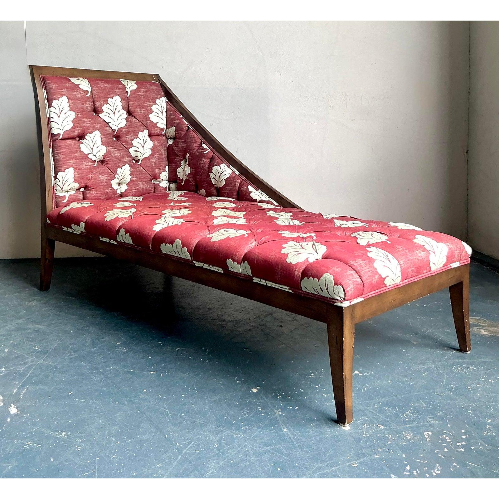 Tissu d'ameublement Chaise longue touffetée Vintage Regency en vente