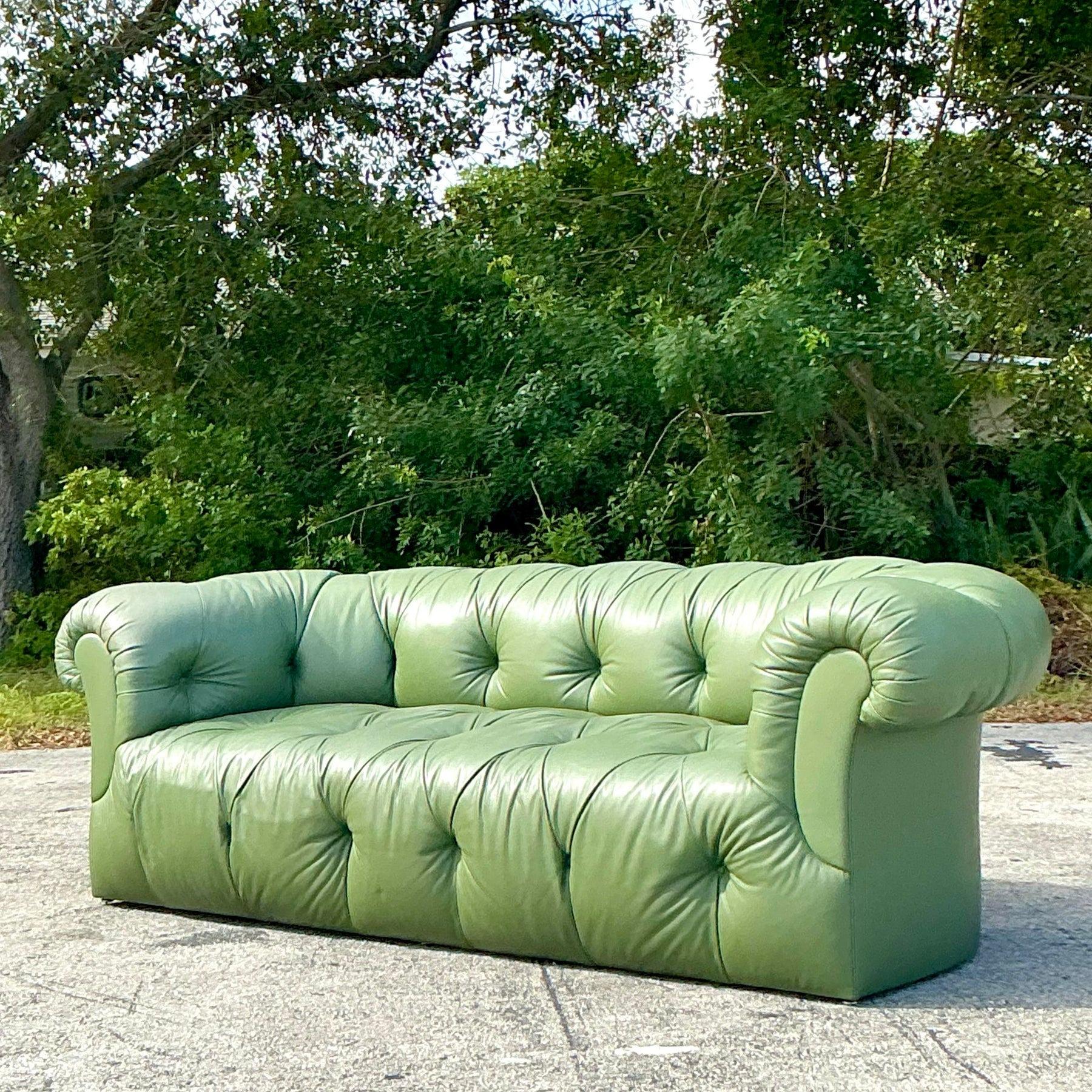 Vintage Regency getuftetes Chesterfield-Leder-Sofa im Regency-Stil im Angebot 6