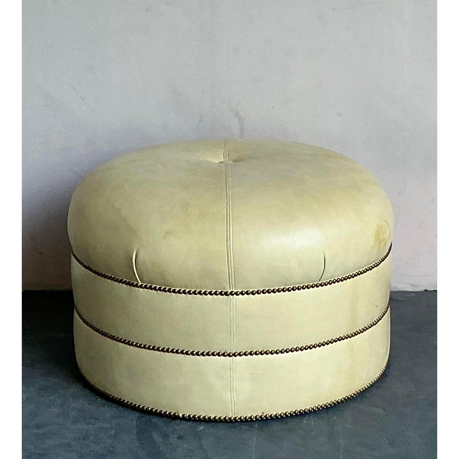 Vintage Regency Tufted Leather Ottoman In Good Condition For Sale In West Palm Beach, FL