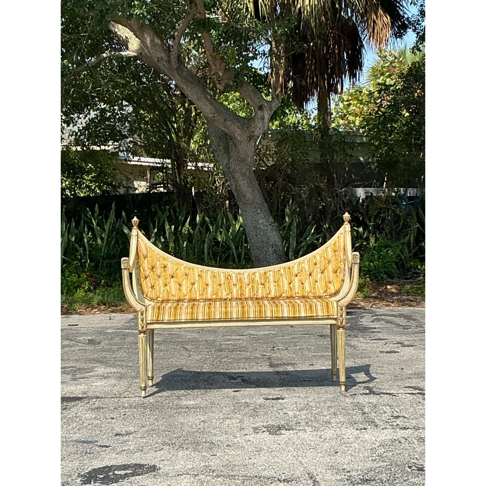 Canapé touffeté Vintage Regency en vente 4
