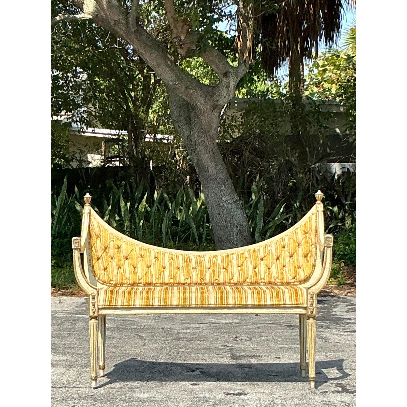 Tissu Canapé touffeté Vintage Regency en vente