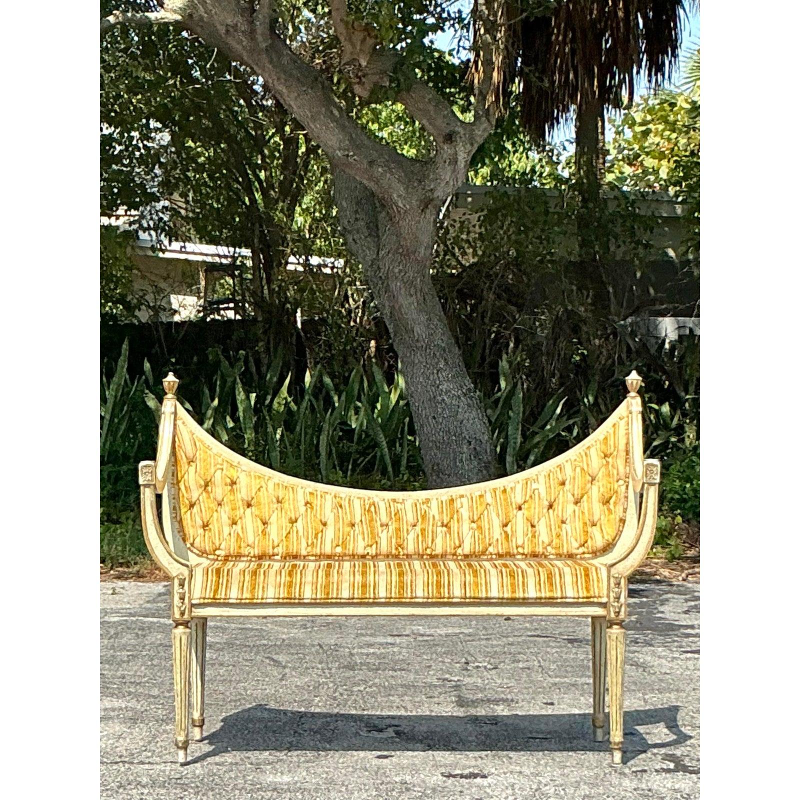 Canapé touffeté Vintage Regency en vente 2