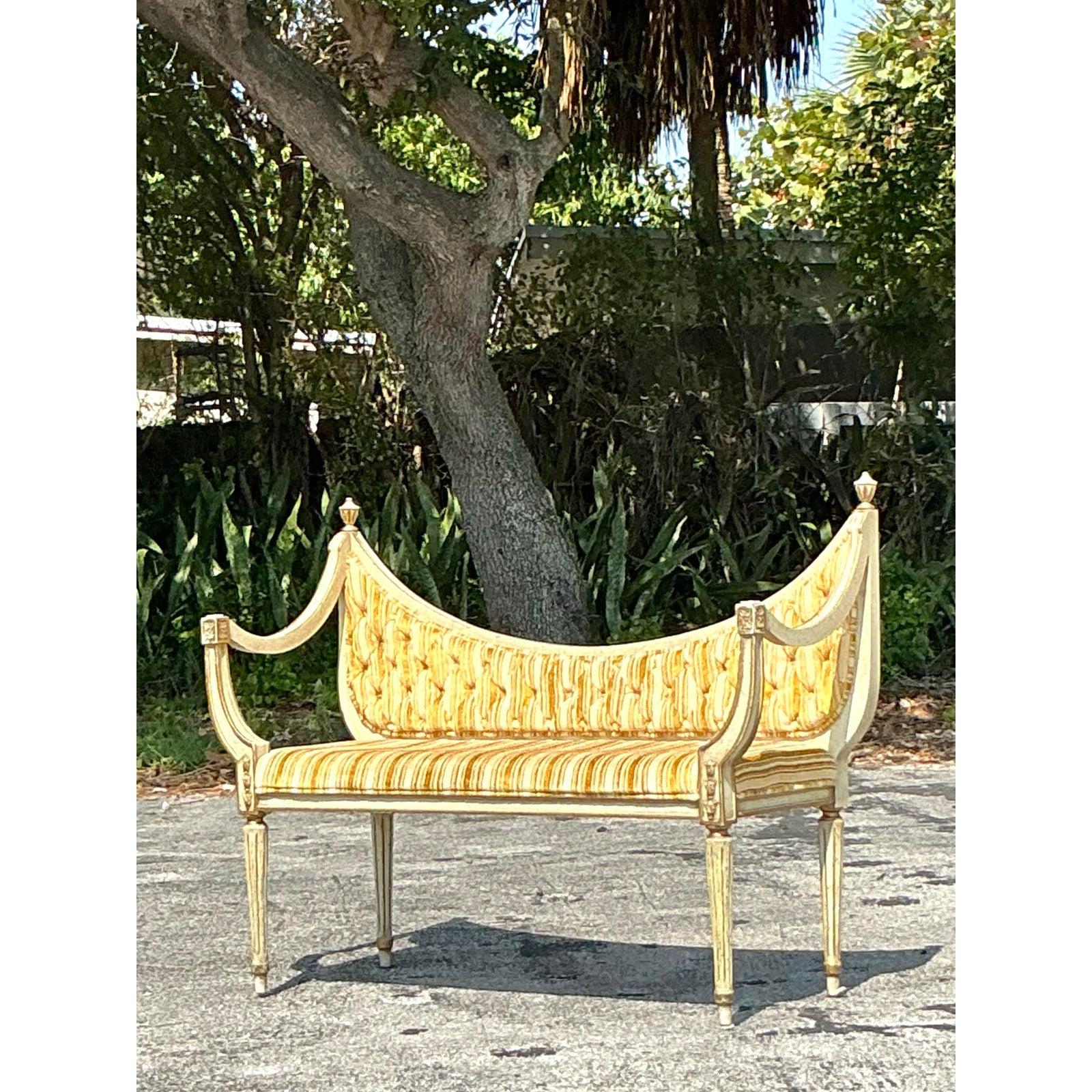 Canapé touffeté Vintage Regency en vente 3
