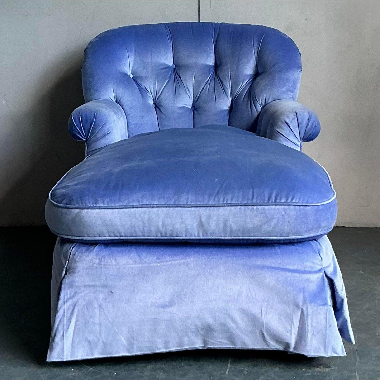 Postmoderno Chaise Lounge in velluto trapuntato Vintage Regency in vendita