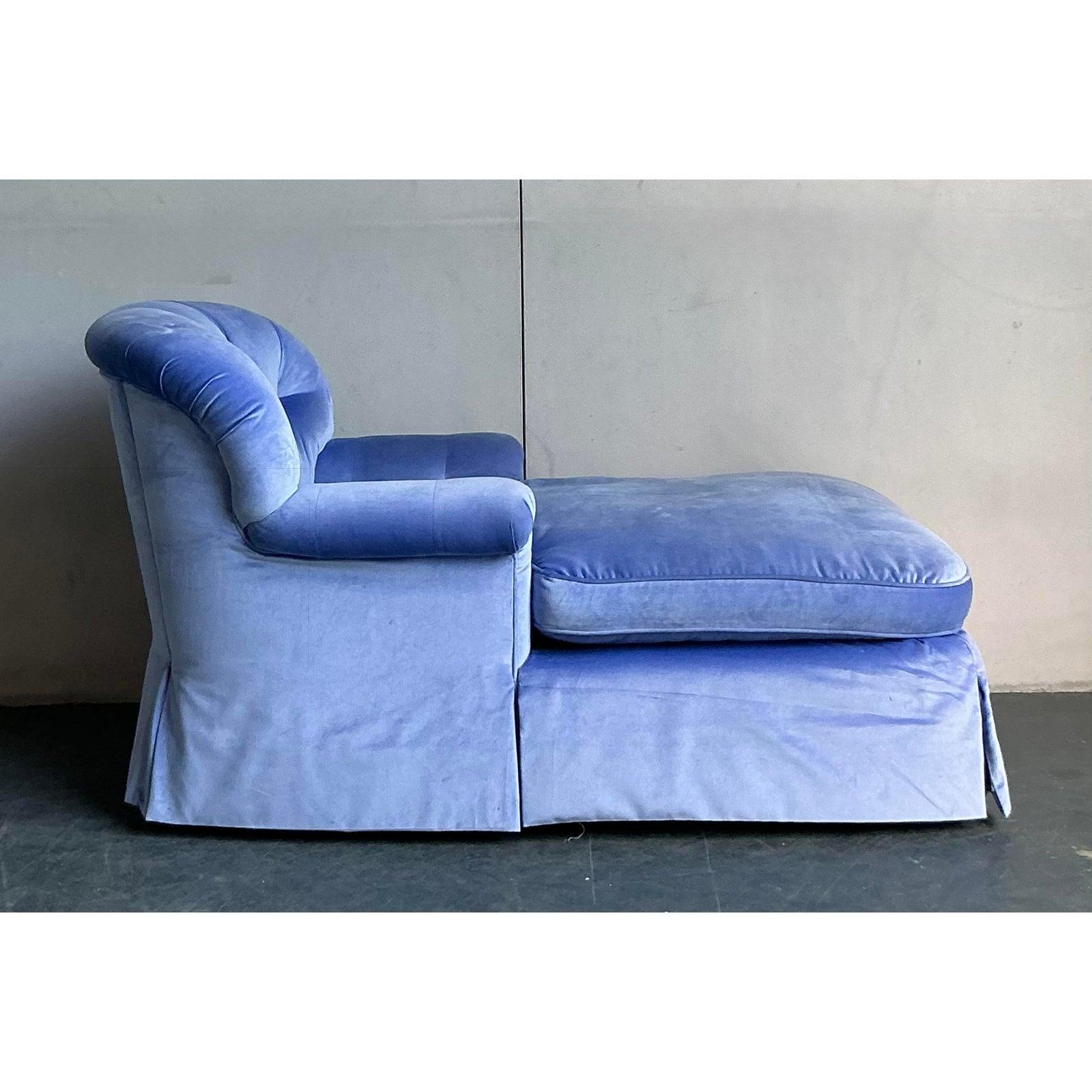 Chaise Lounge in velluto trapuntato Vintage Regency In condizioni buone in vendita a West Palm Beach, FL