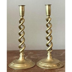 Candelieri d'epoca in ottone ritorto - Una coppia