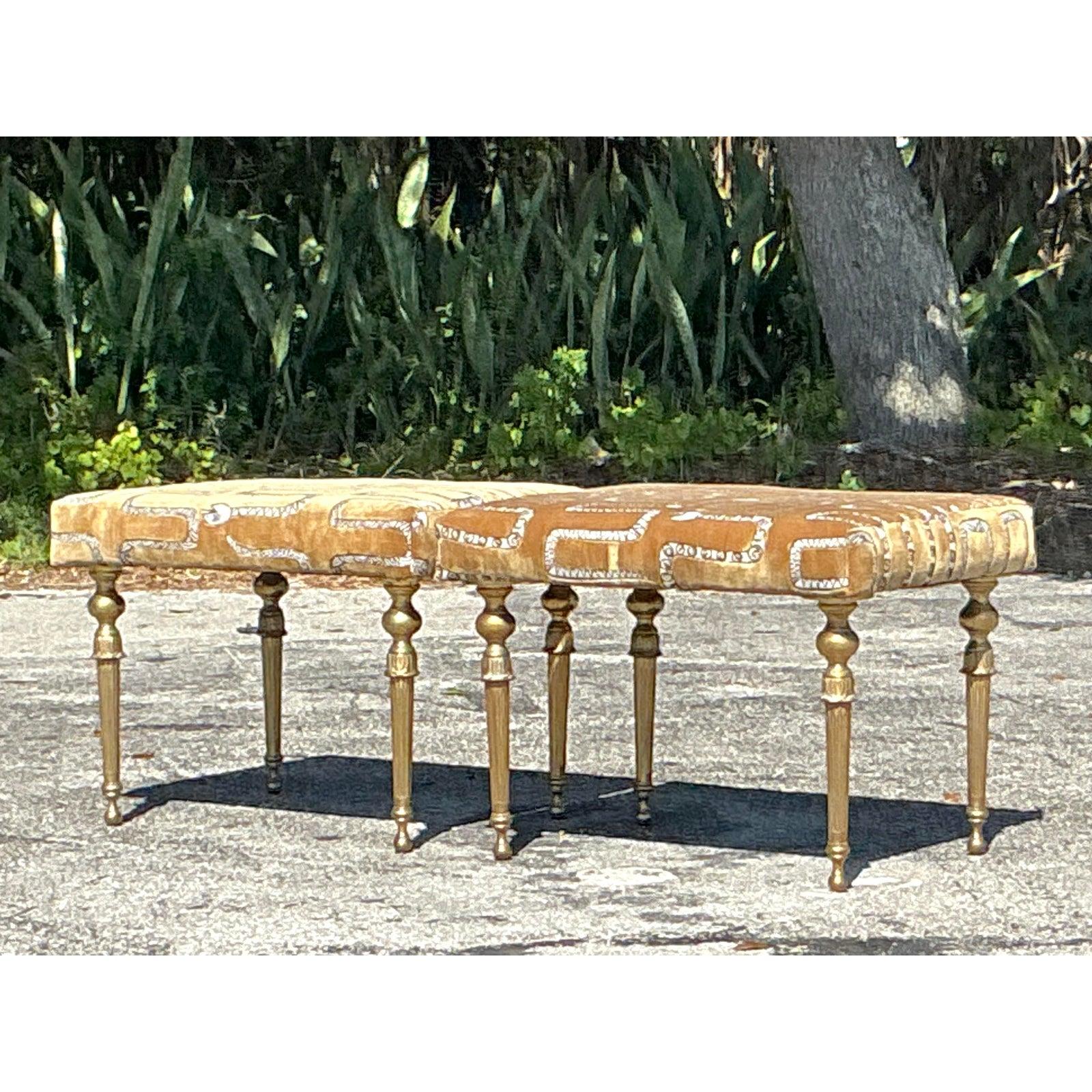 Sgabelli bassi in velluto a forma di serpente in stile Regency - Una coppia in vendita 5