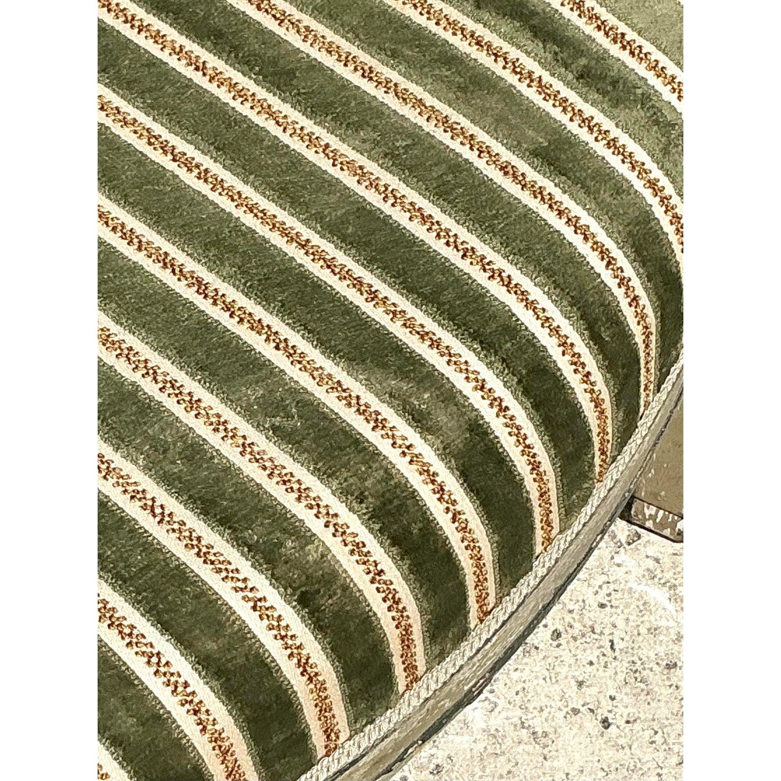 Sedie Fauteuil in velluto a righe Regency d'epoca - Una coppia In condizioni buone in vendita a West Palm Beach, FL