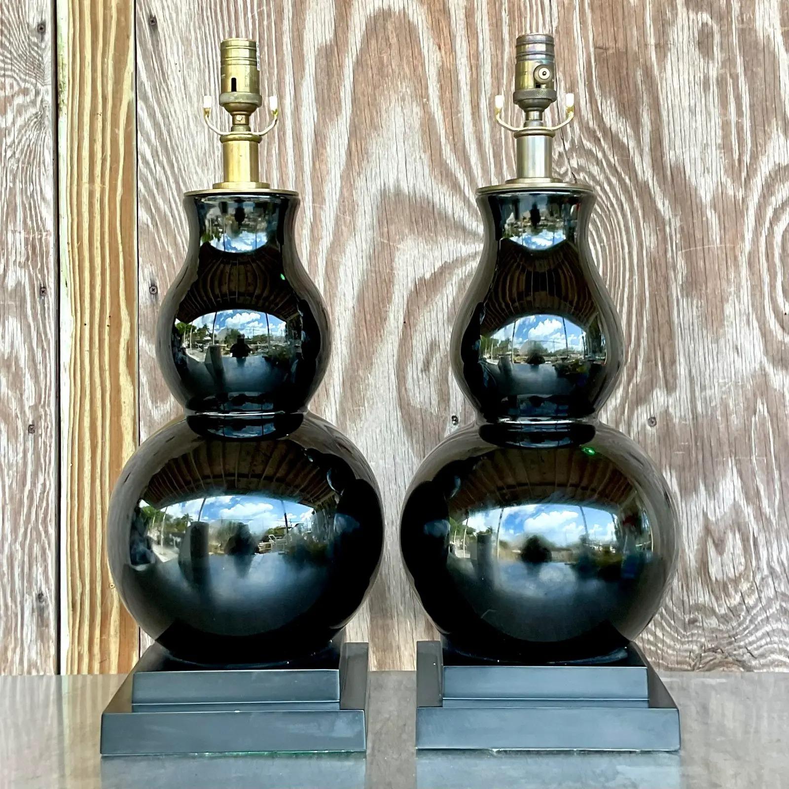 Vintage Regency Visual Comfort “Fang” Gourd Table Lamps, a Pair In Good Condition In west palm beach, FL