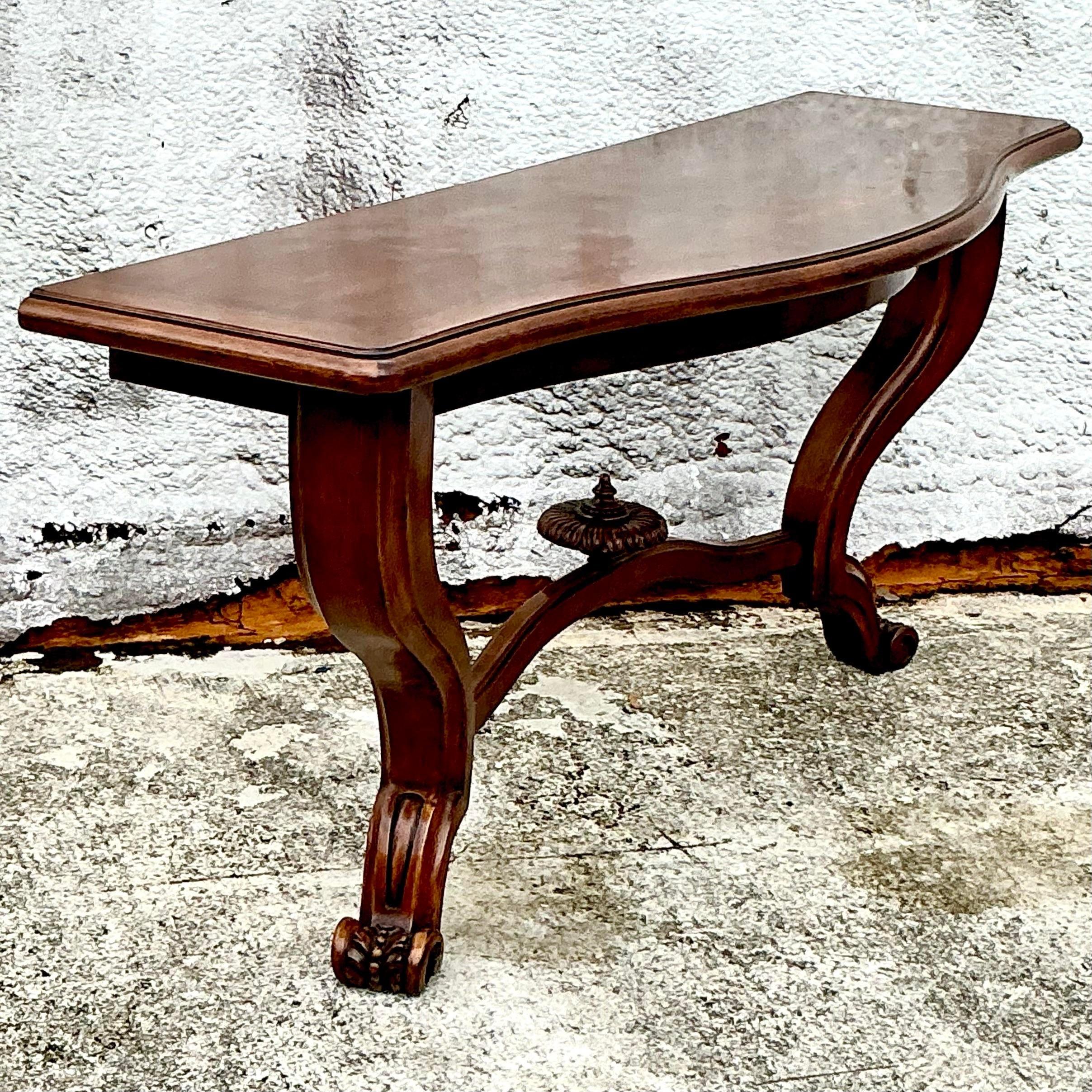 Américain Console murale Regency vintage en bois sculpté en vente