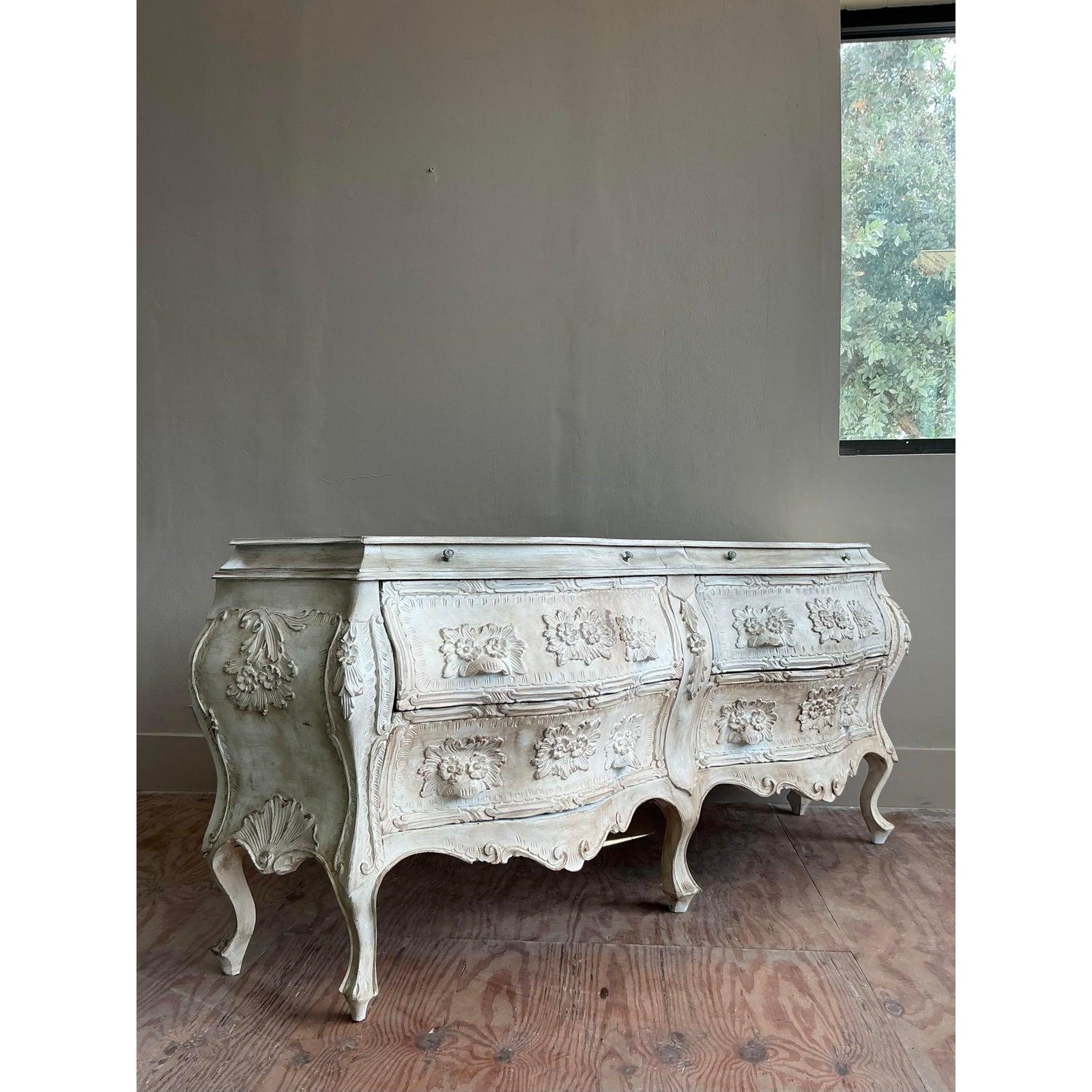 Vintage Regency Gewaschene Bombe Doppelkommode im Zustand „Gut“ im Angebot in West Palm Beach, FL