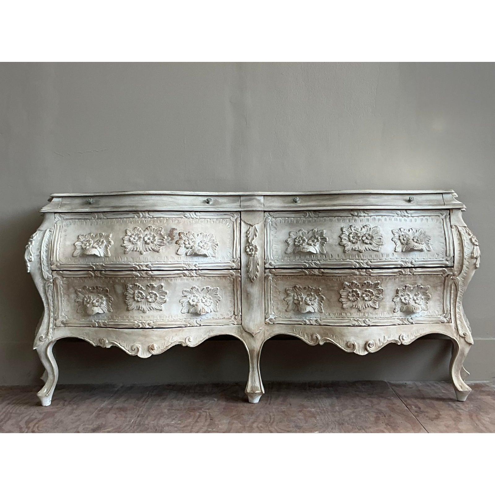 Vintage Regency Gewaschene Bombe Doppelkommode (20. Jahrhundert) im Angebot