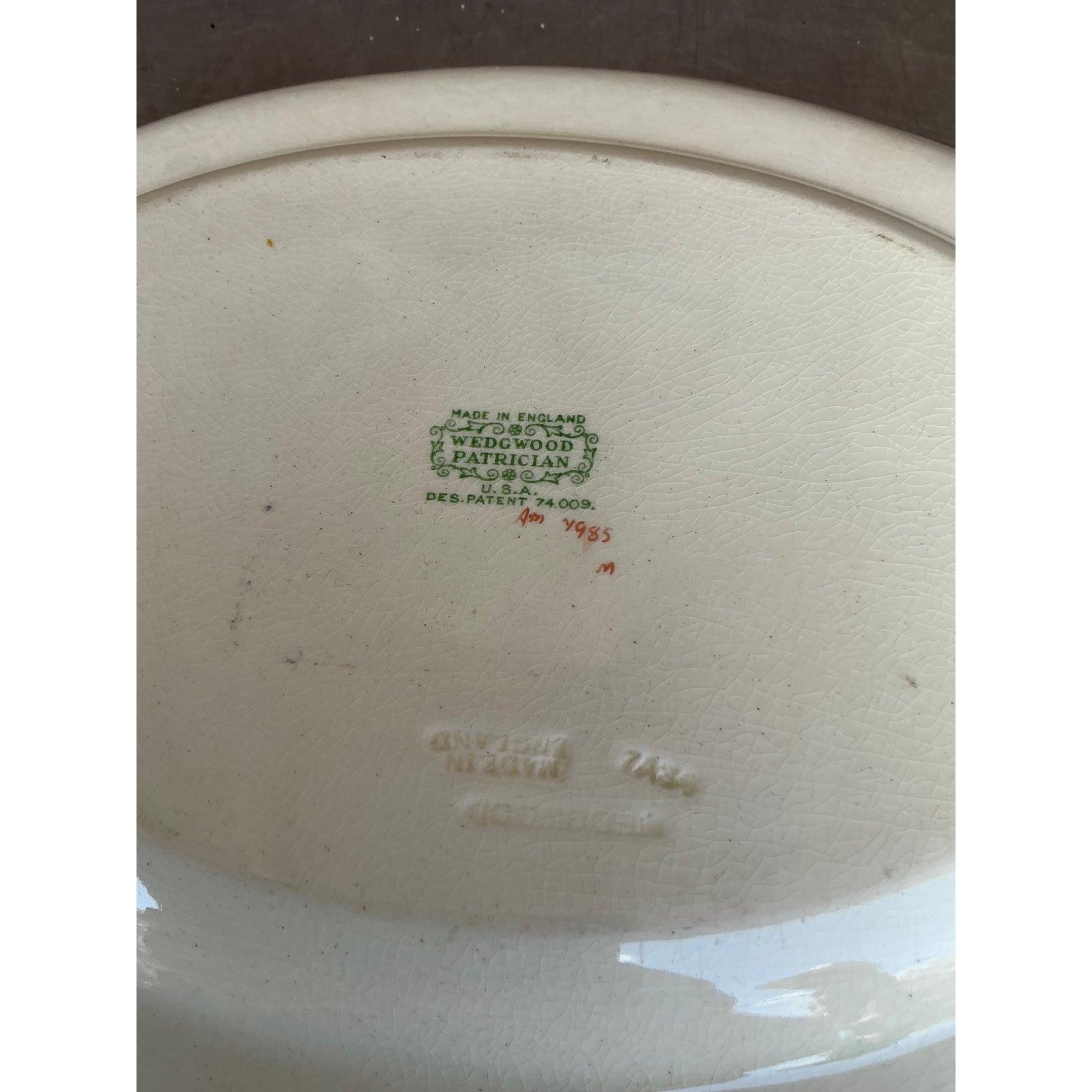 Questo squisito piatto vintage in ceramica di Wedgwood 