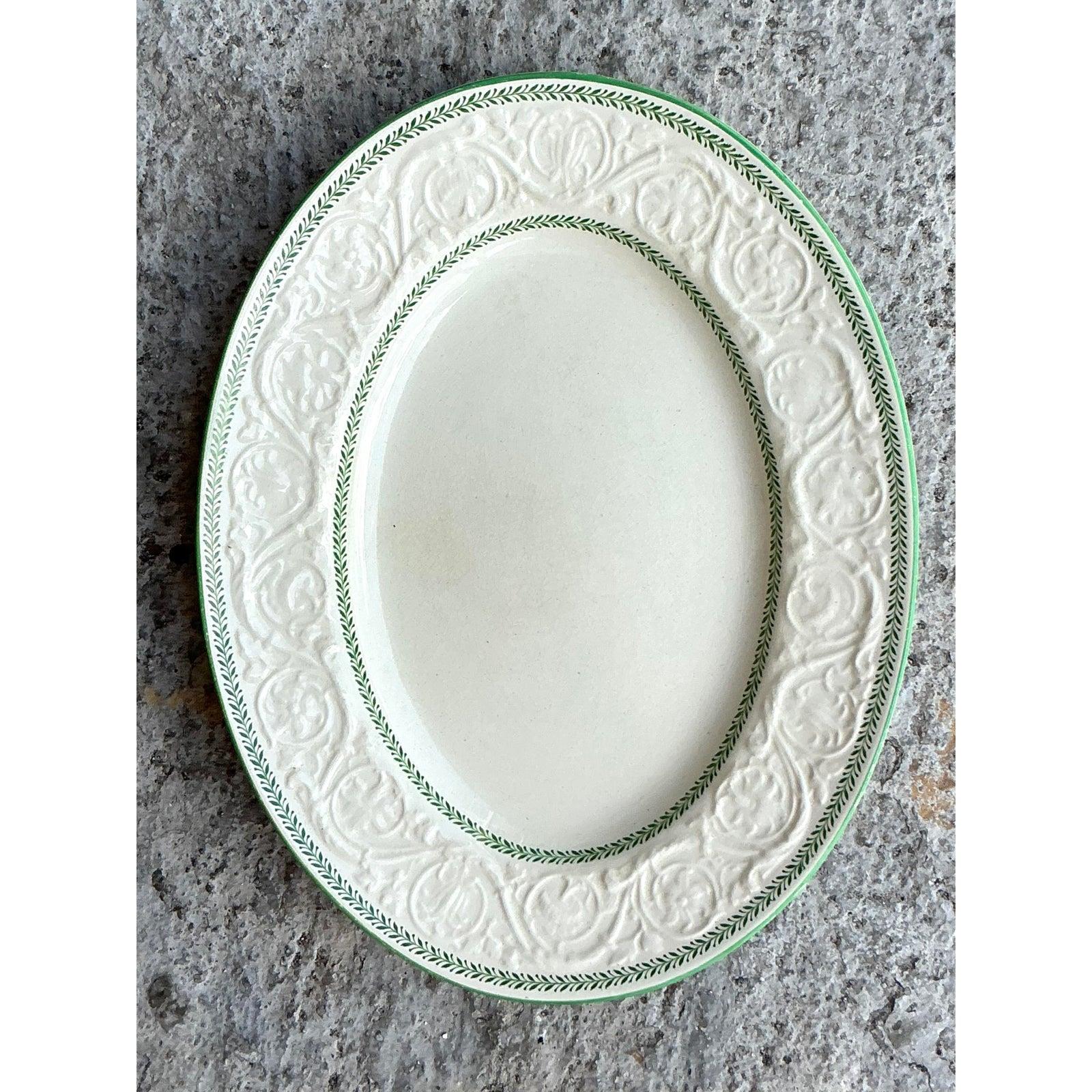 Piatto in ceramica d'epoca Regency Wedgwood Patrician In condizioni buone in vendita a west palm beach, FL