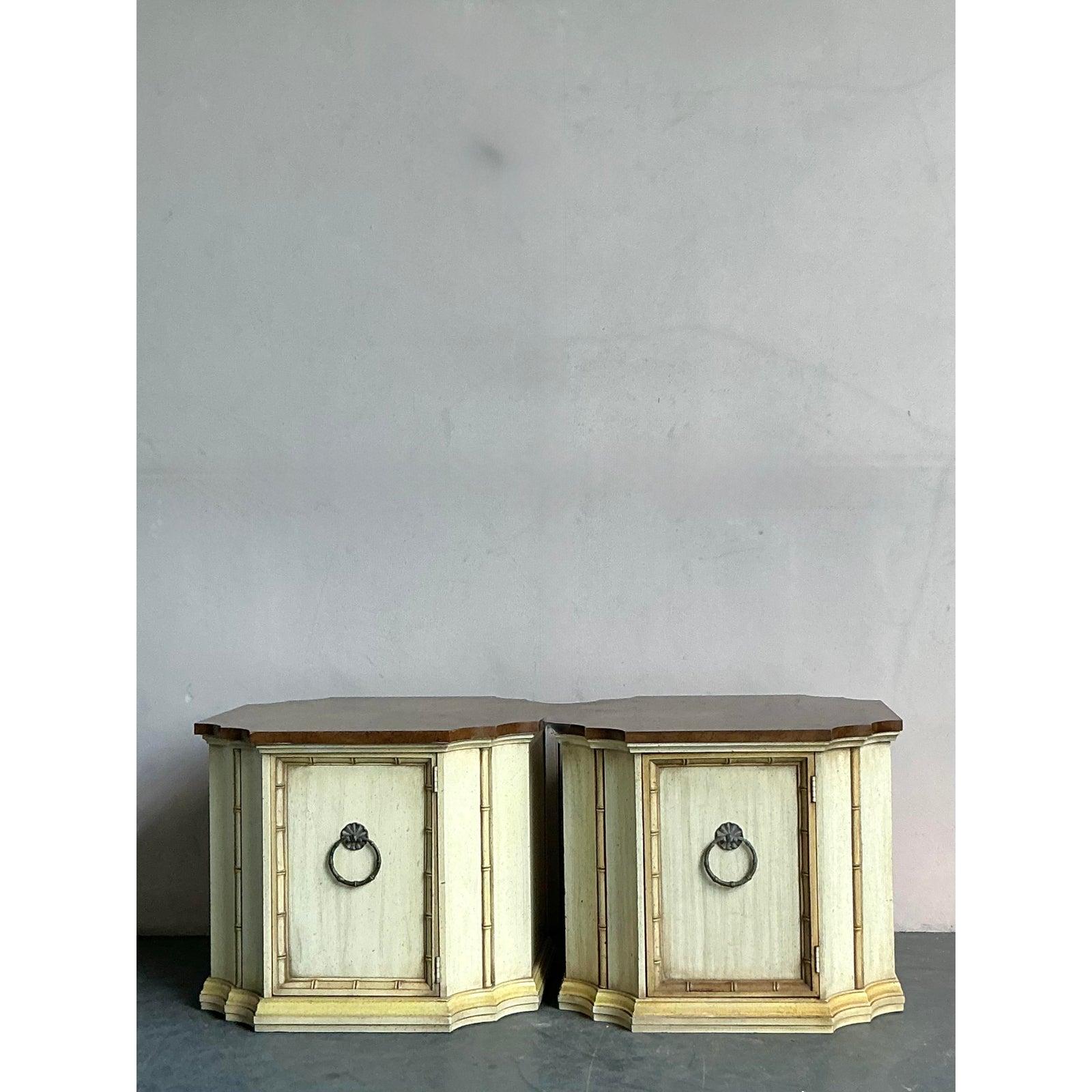 Vintage Regency Weiman Notched Side Tables - A Pair In Good Condition For Sale In West Palm Beach, FL