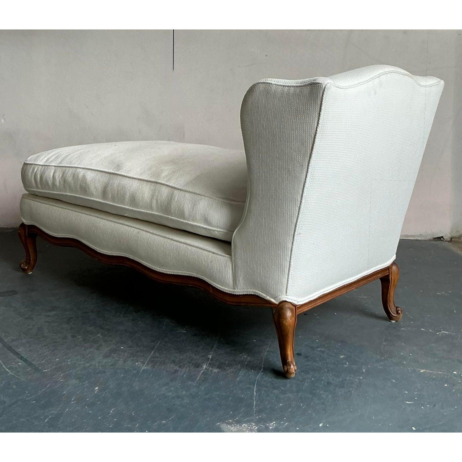 Vintage Regency Wingback Chaise Lounge (Hollywood Regency) im Angebot