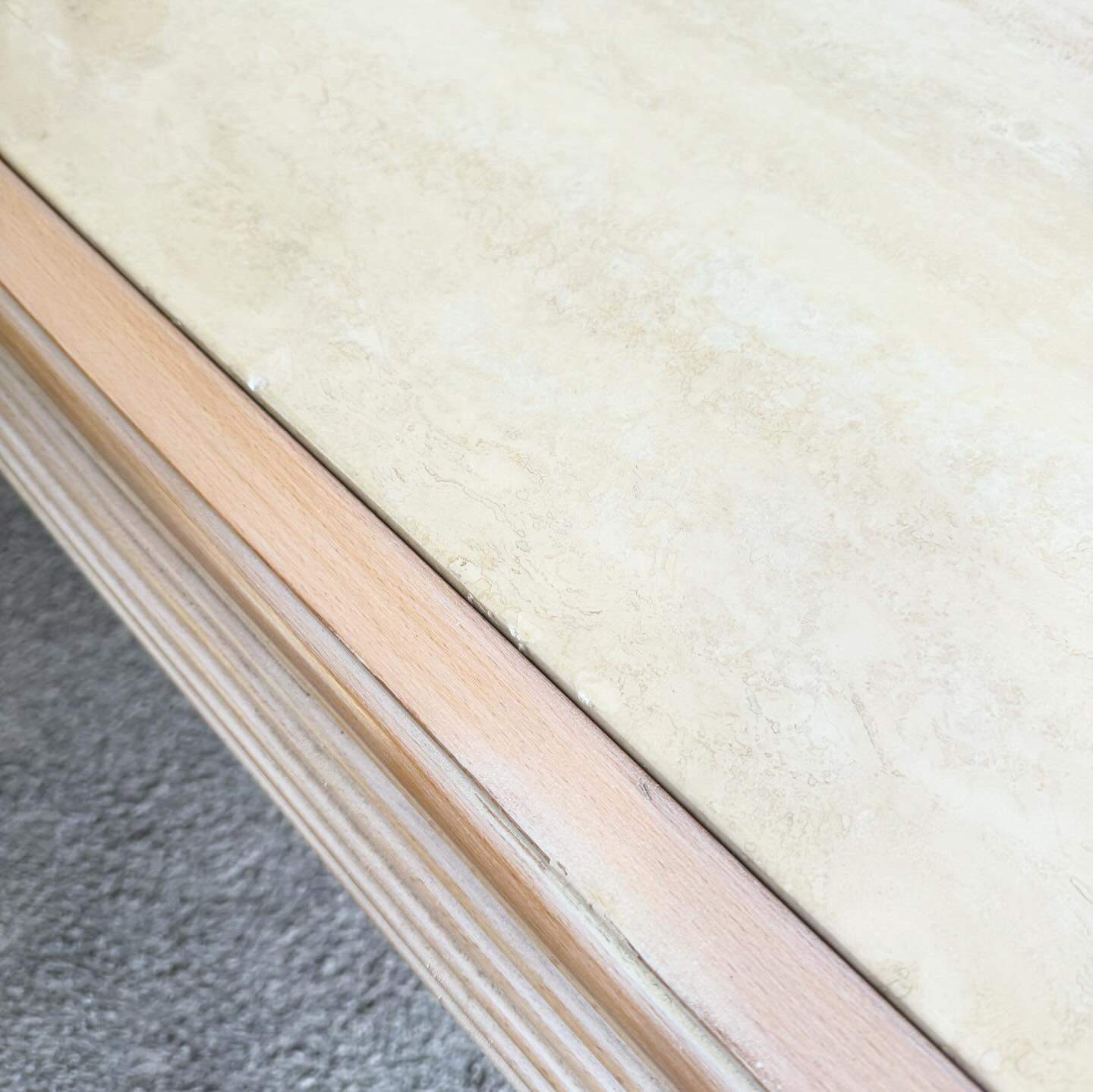 Table de salle à manger Regency vintage en bois avec plateau en travertin en vente 4