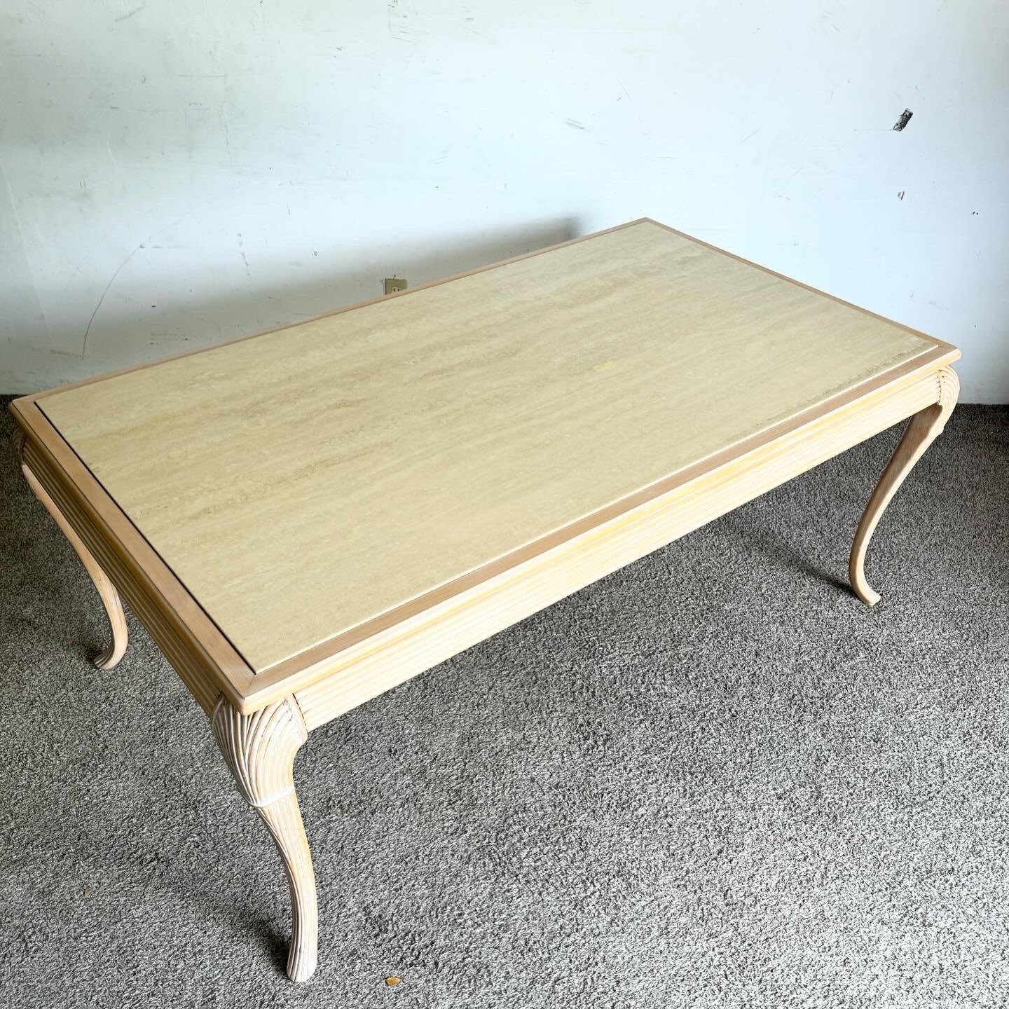 Table de salle à manger Regency vintage en bois avec plateau en travertin Bon état - En vente à Delray Beach, FL