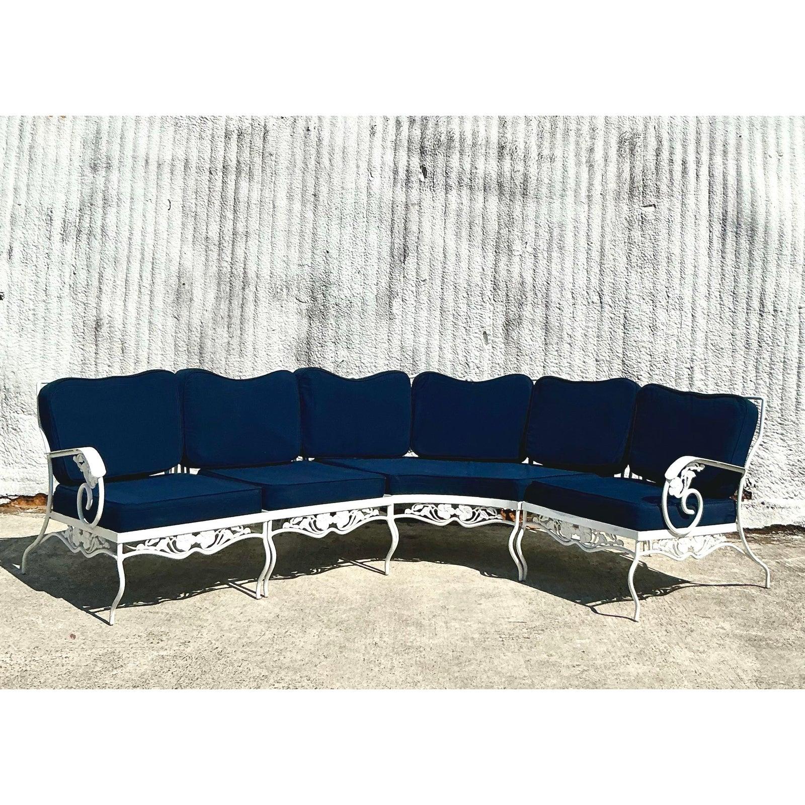 Canapé courbe en fer forgé Vintage Regency en vente 3