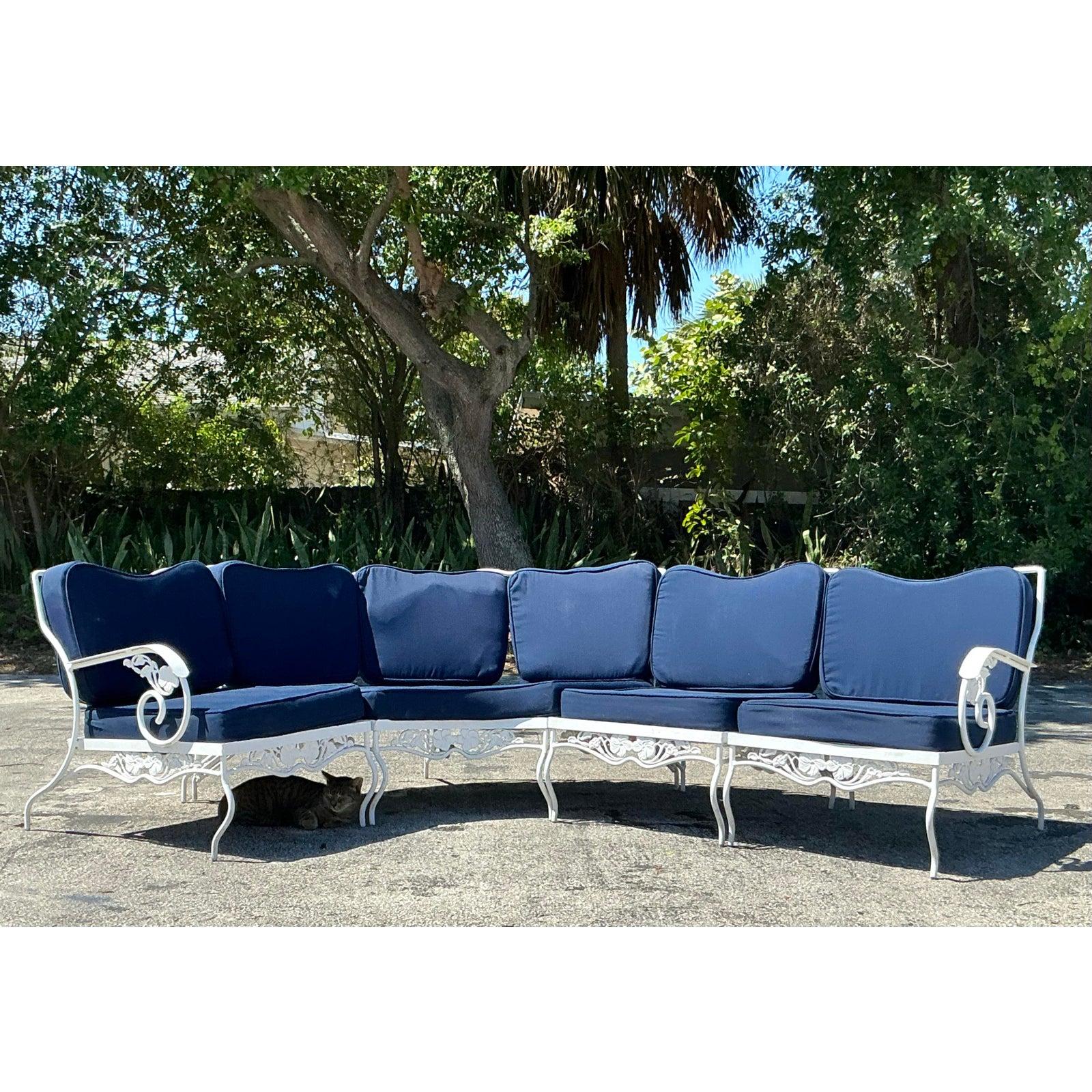 Canapé courbe en fer forgé Vintage Regency en vente 4