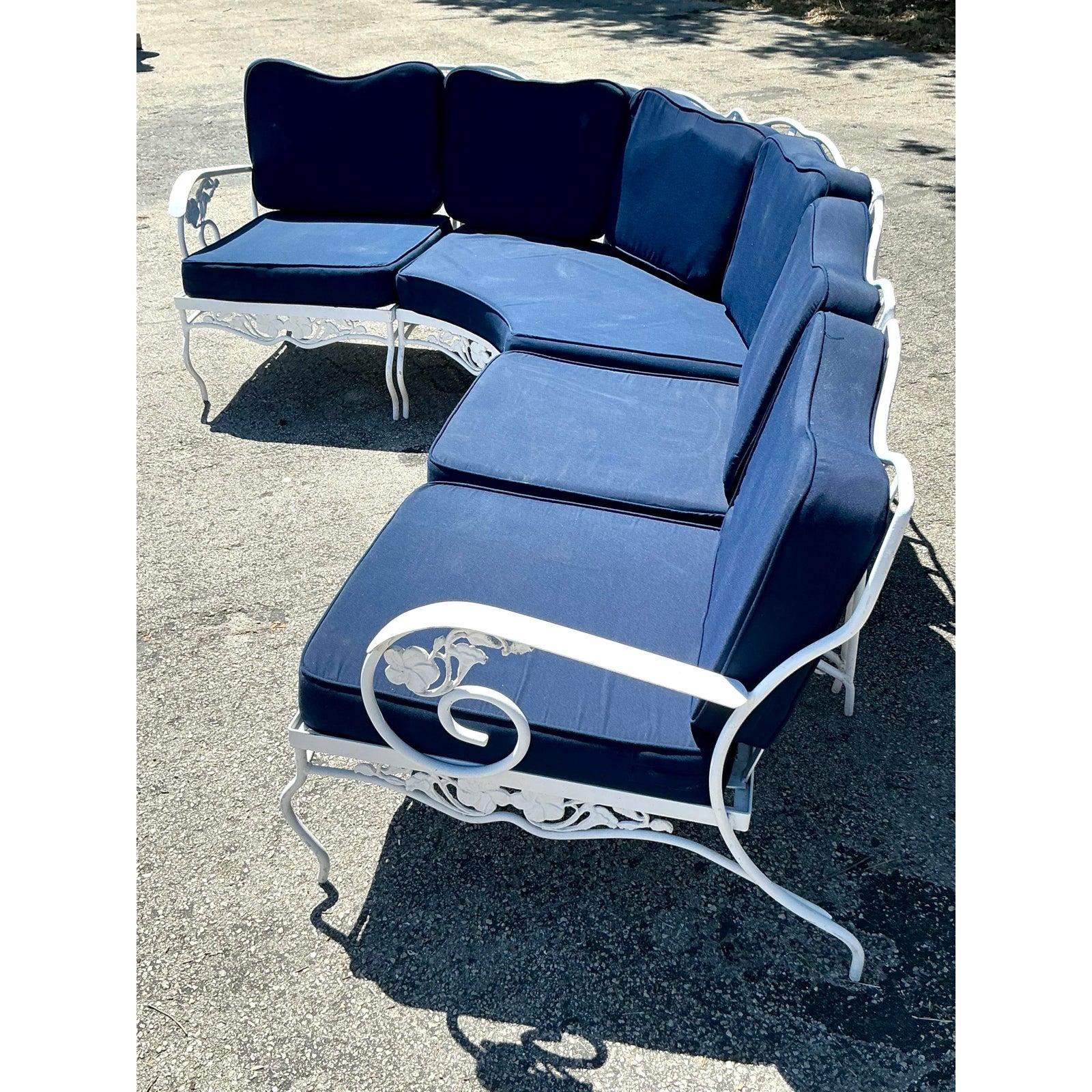 20ième siècle Canapé courbe en fer forgé Vintage Regency en vente