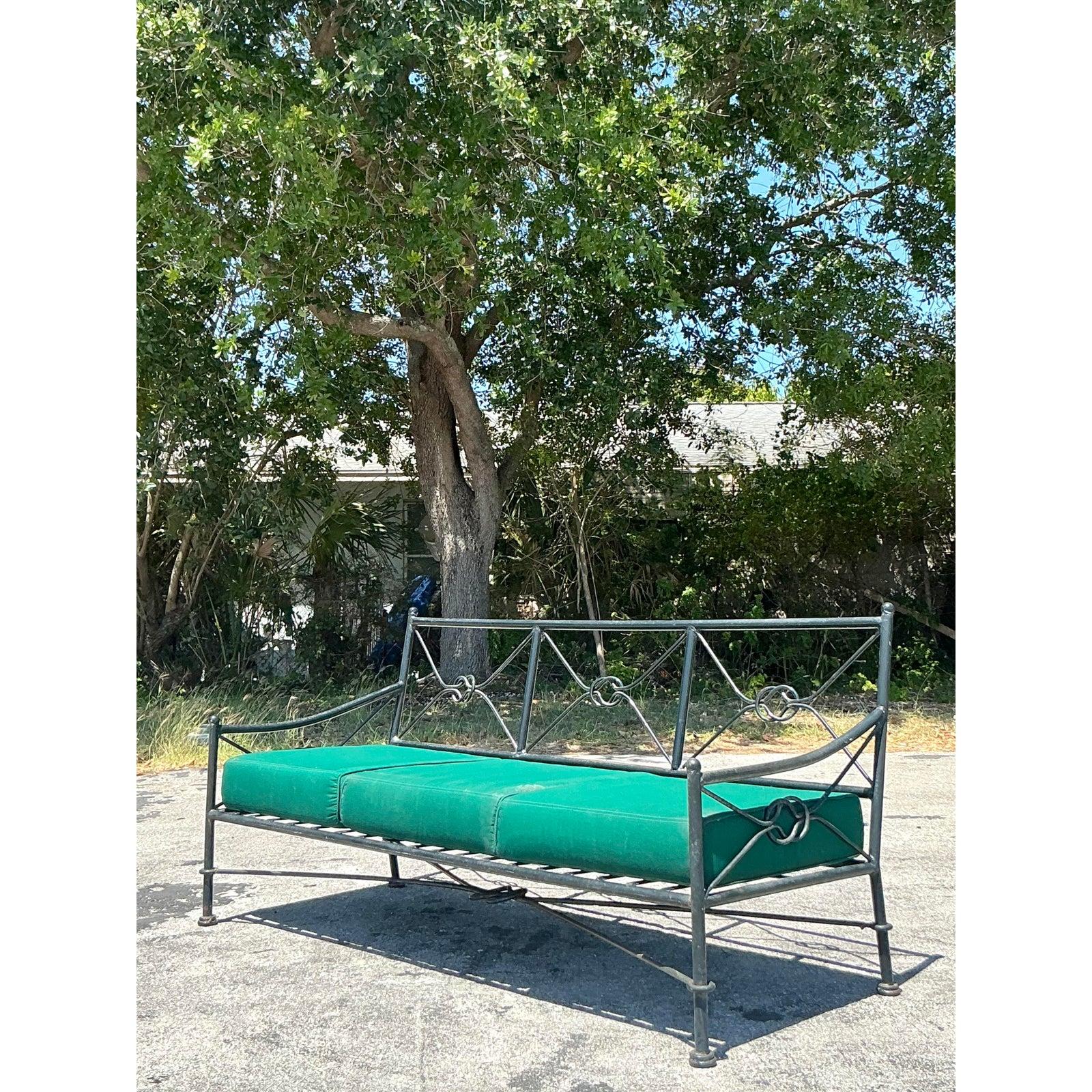20ième siècle Canapé Regency vintage en fer forgé à nœuds en vente