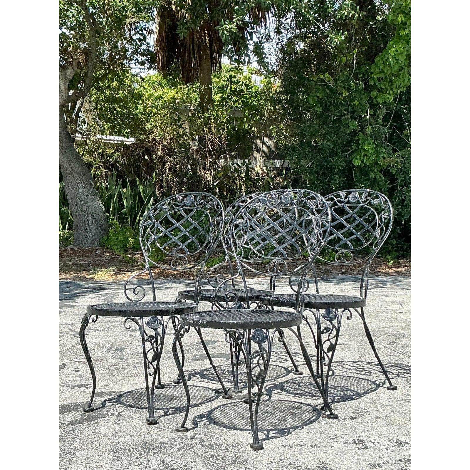 Vintage Regency Wrought Iron Outdoor Dining Set of 5 In Good Condition For Sale In west palm beach, FL