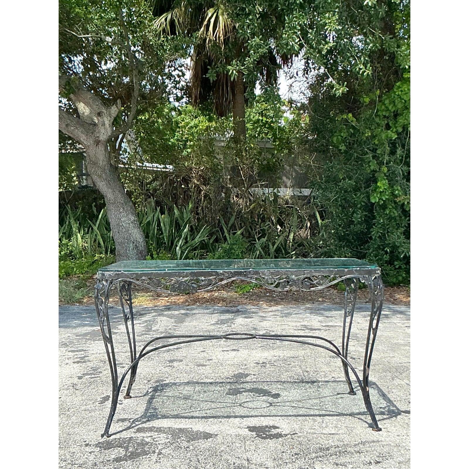 Vintage Regency Wrought Iron Outdoor Dining Set of 5 For Sale 1