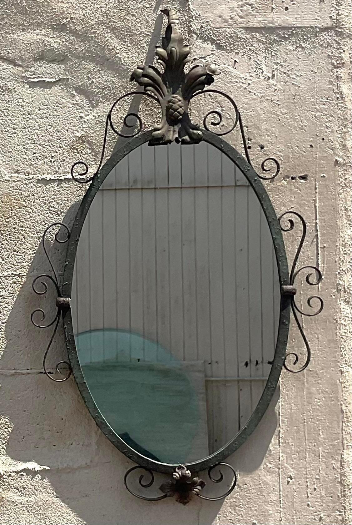 Espejo ovalado de hierro forjado Vintage Regency Estadounidense en venta