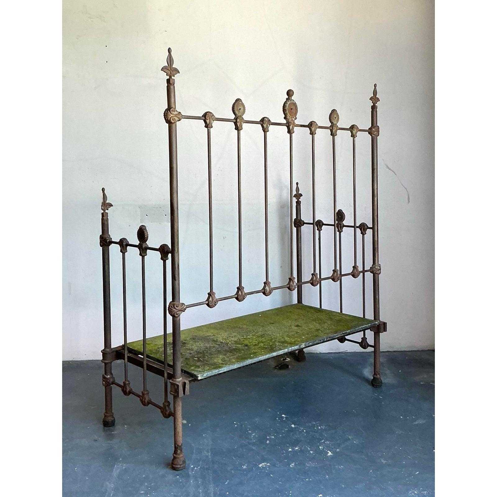 Vintage Regency-Sofa aus Schmiedeeisen im Angebot 1