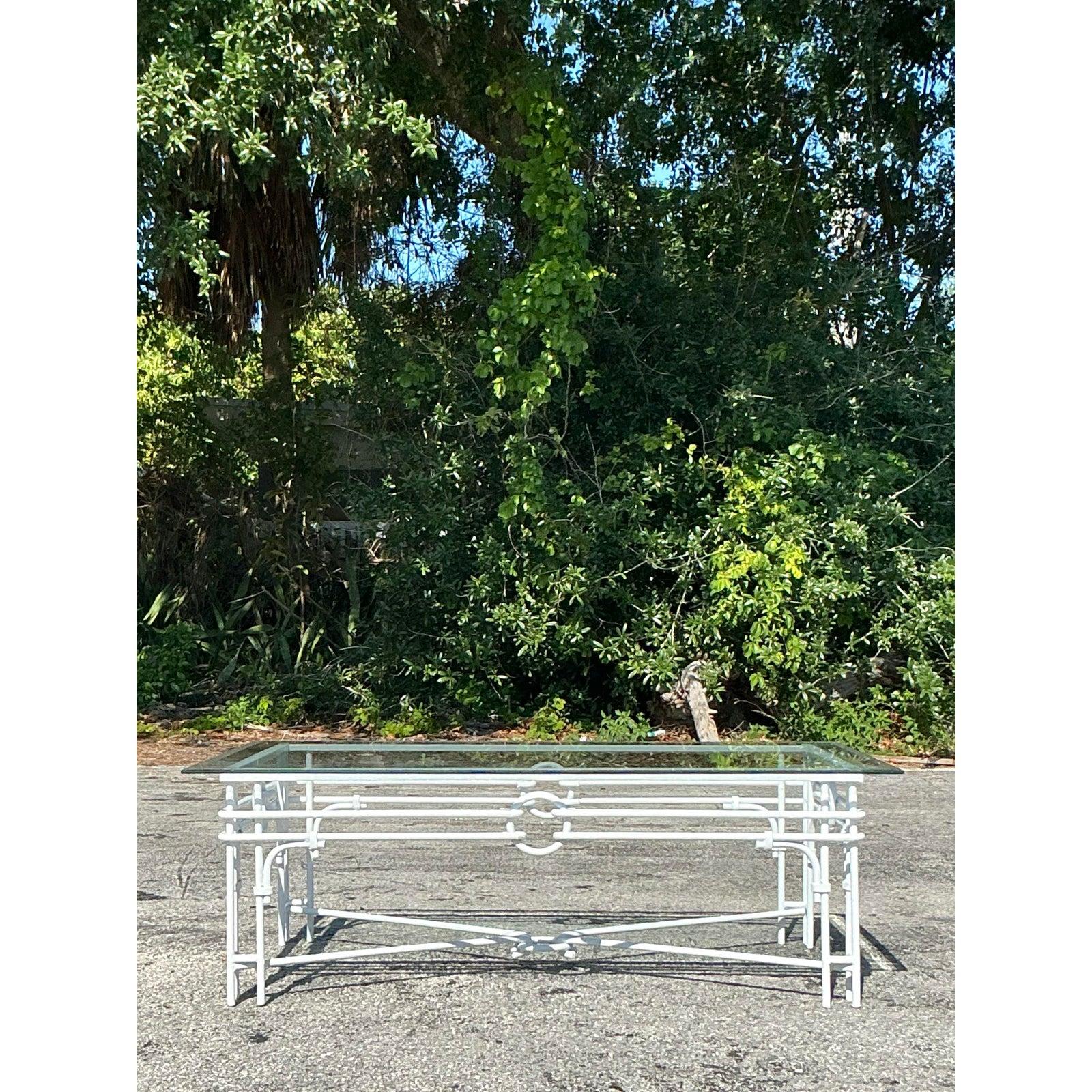 20ième siècle Table à café de style Régence en fer forgé en vente