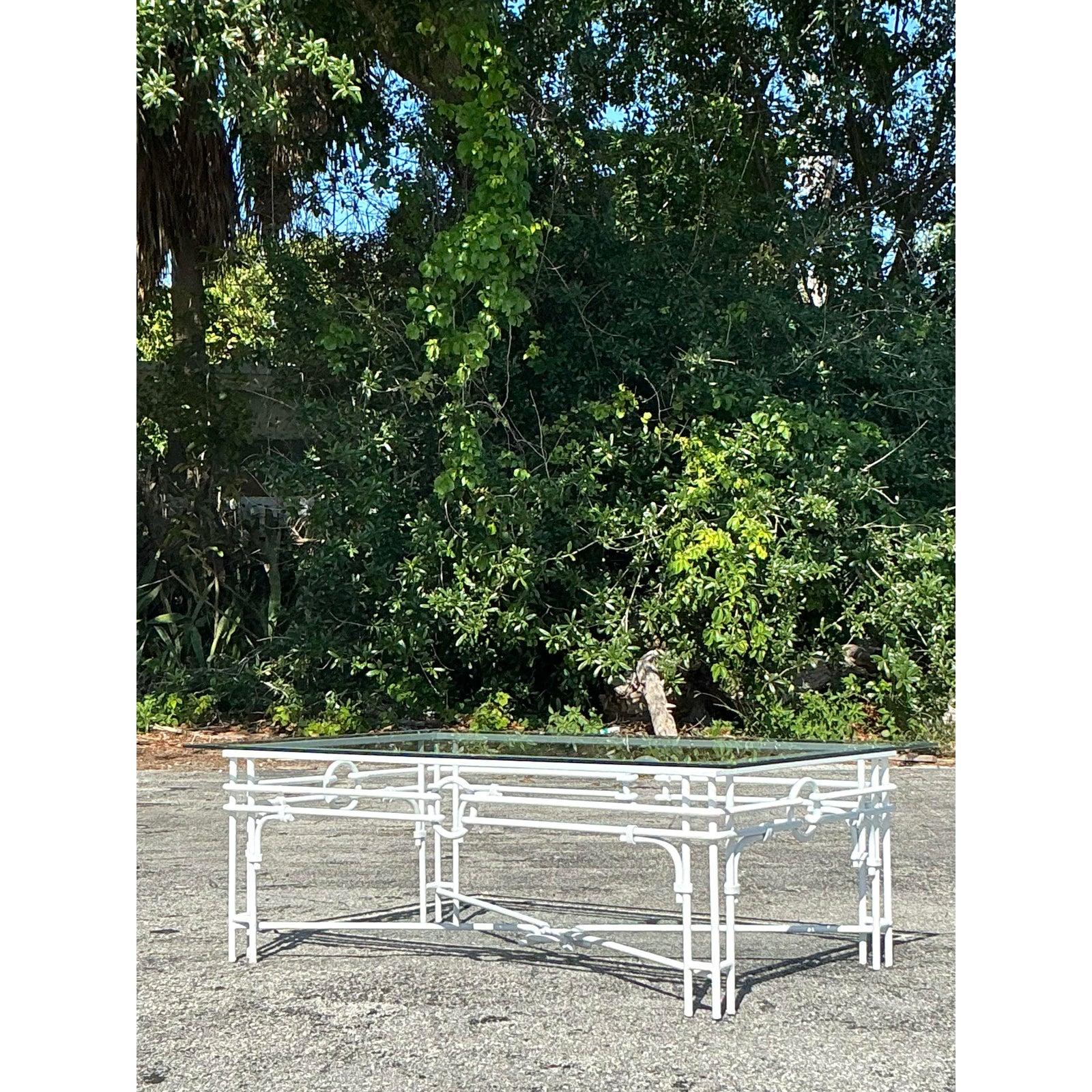 Table à café de style Régence en fer forgé en vente 1