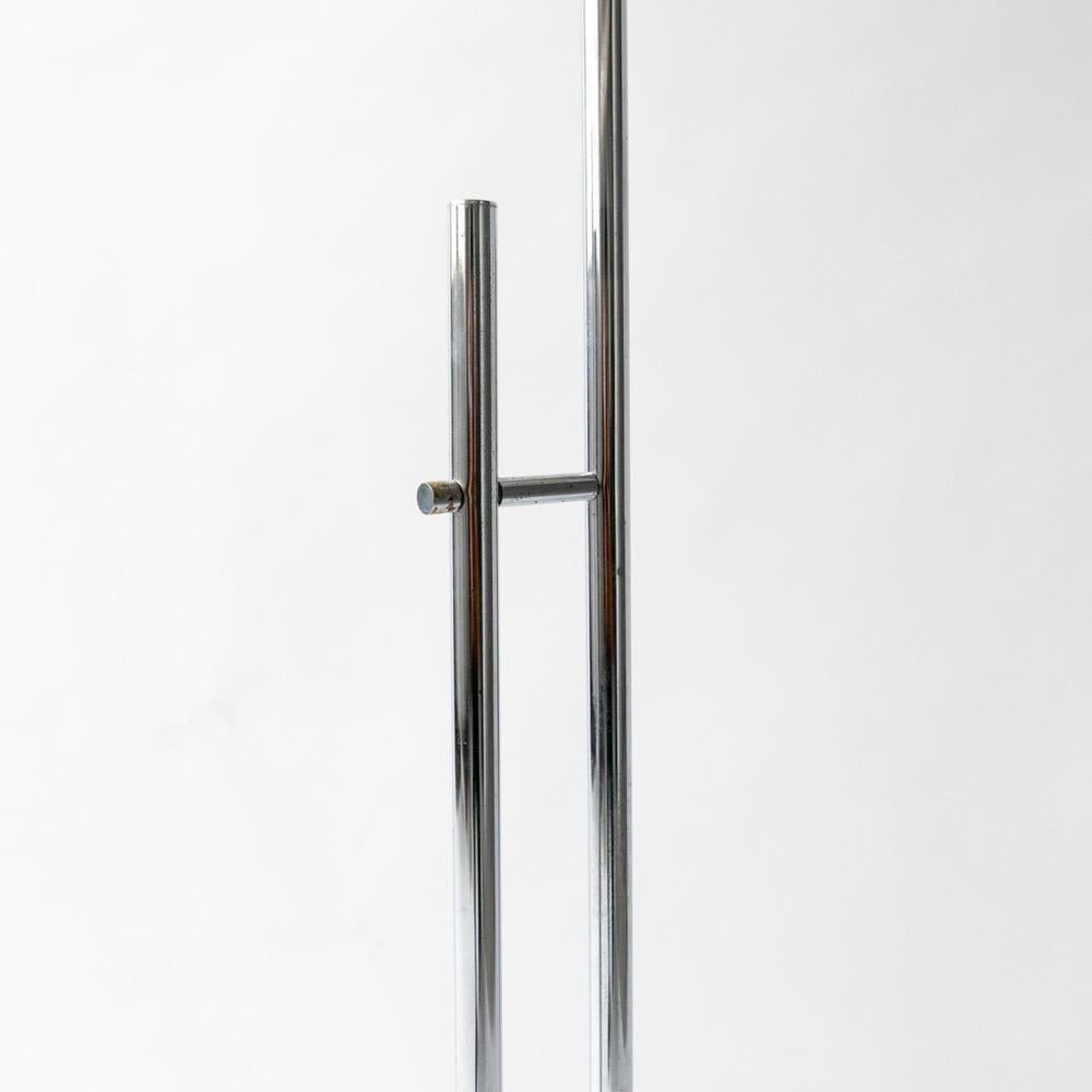 Sculptural chromed Space Age floor lamp, collectible Italian design For Sale 2