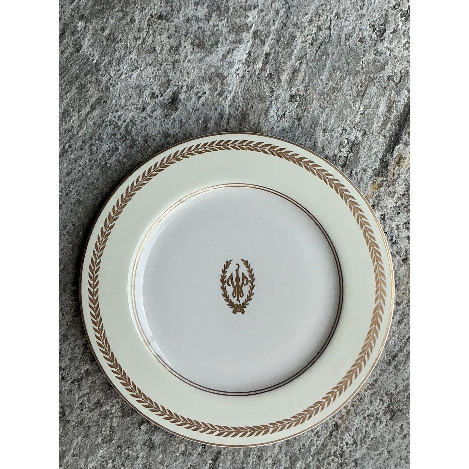 Porcelain Vintage Regncy Homer Laughlin “Williamsburg Inn” Laurel Leaf China - Set of 12 For Sale