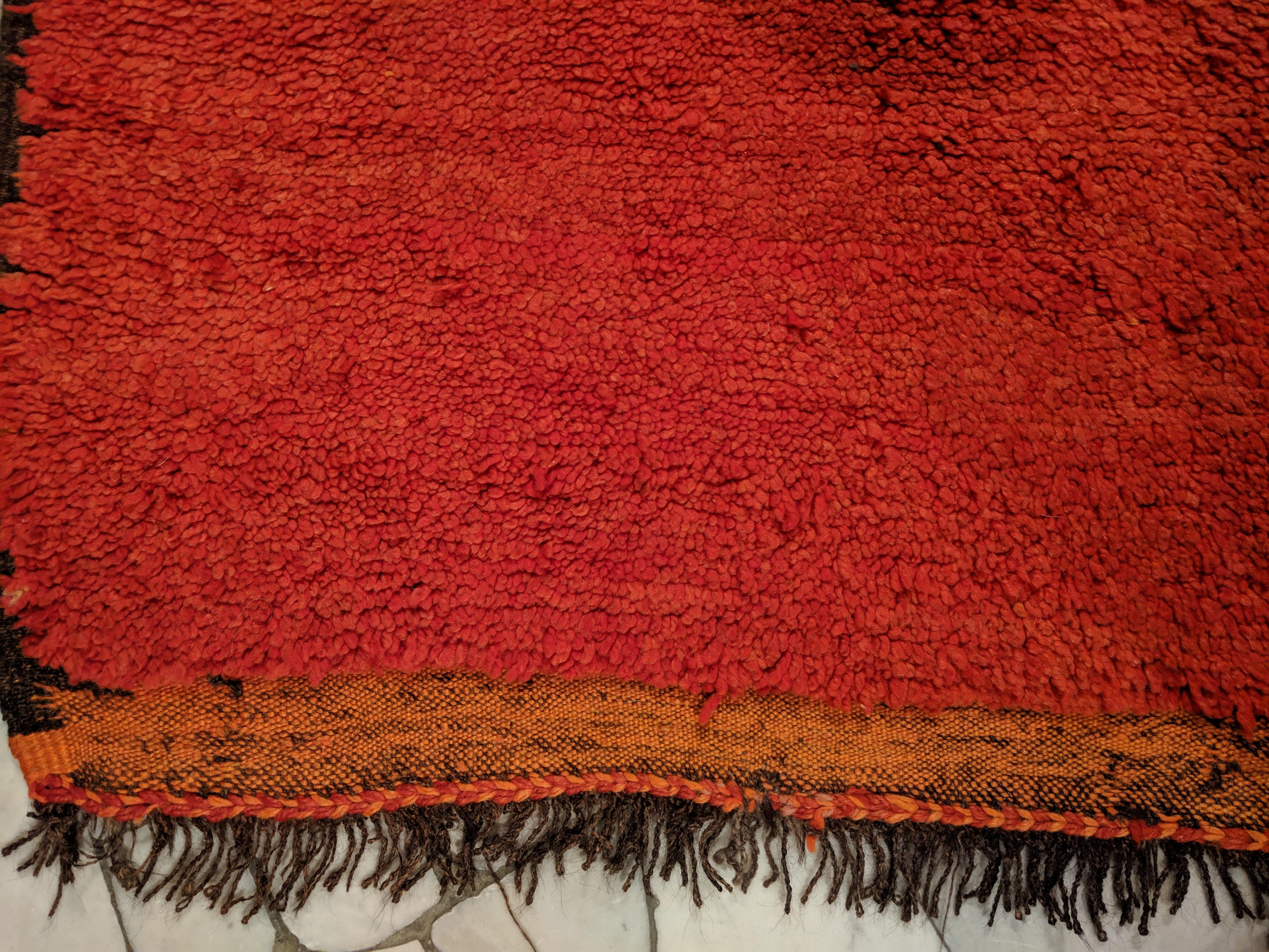 Vintage Rehamna Berber Carpet In Good Condition In Milan, IT